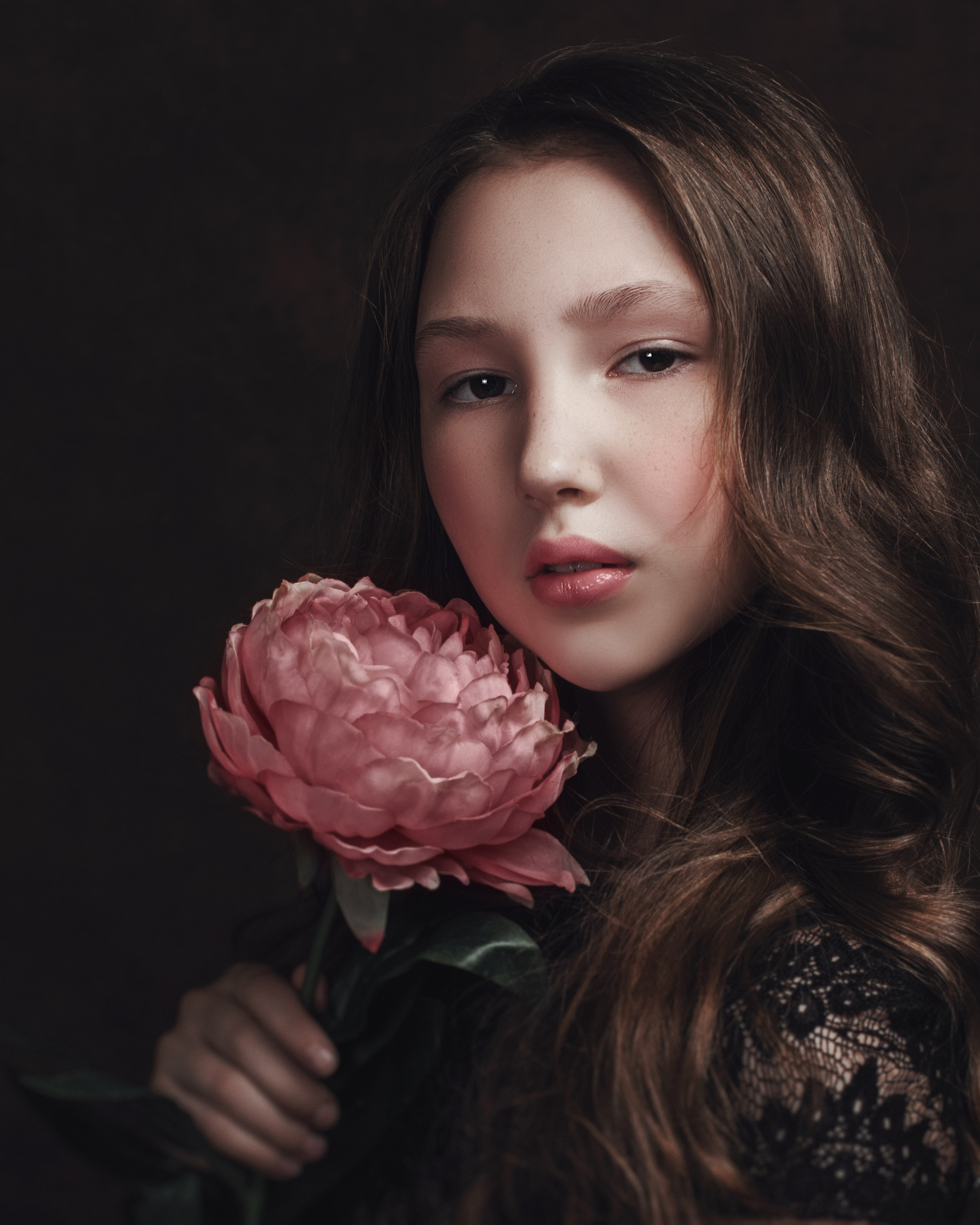 Алена «Цветок». Стильные выпускные альбомы и индивидуальные фотосессии в Таганроге