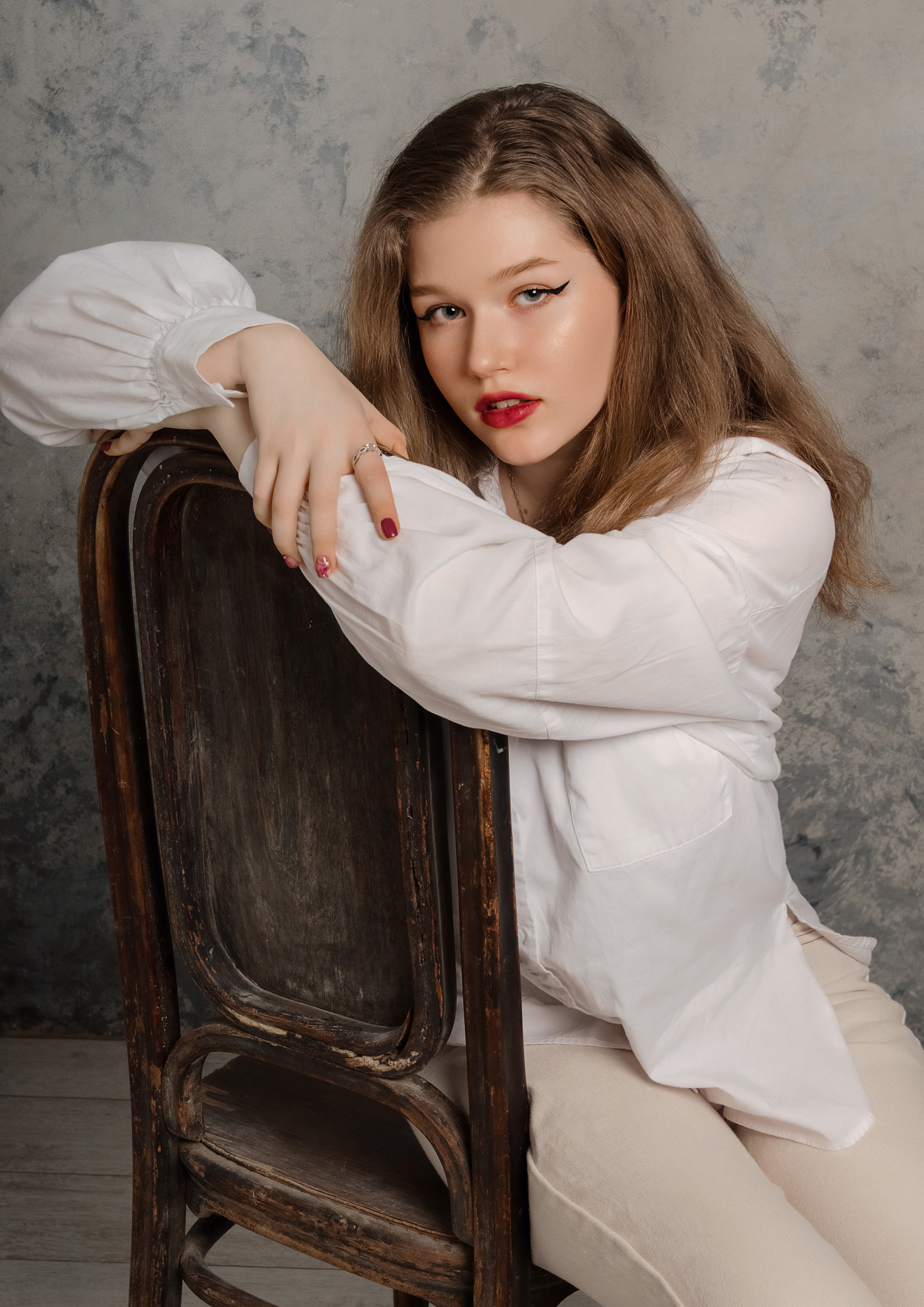 Стильные выпускные альбомы и индивидуальные фотосессии в Таганроге