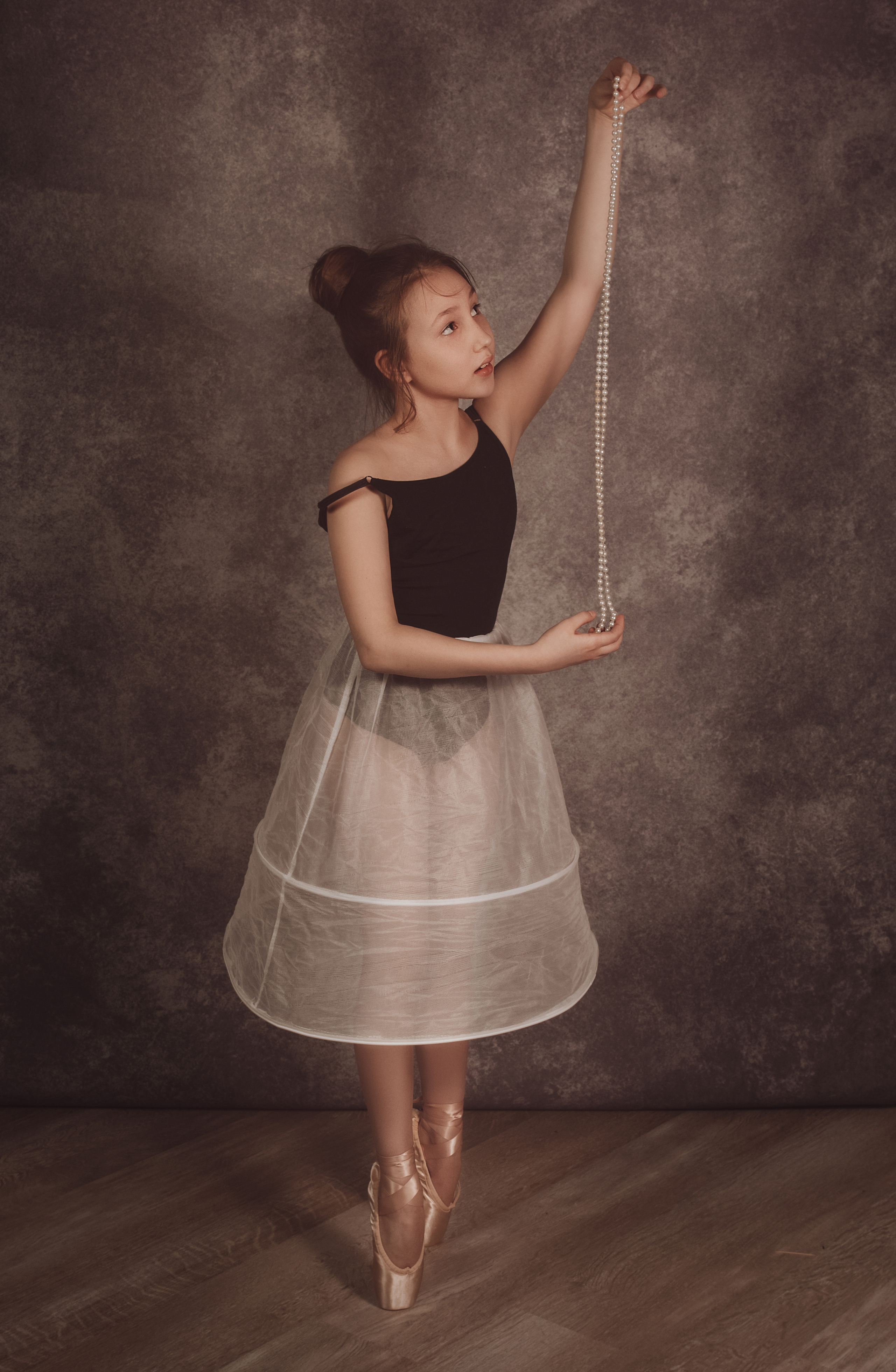 Алена «Пуанты». Стильные выпускные альбомы и индивидуальные фотосессии в Таганроге