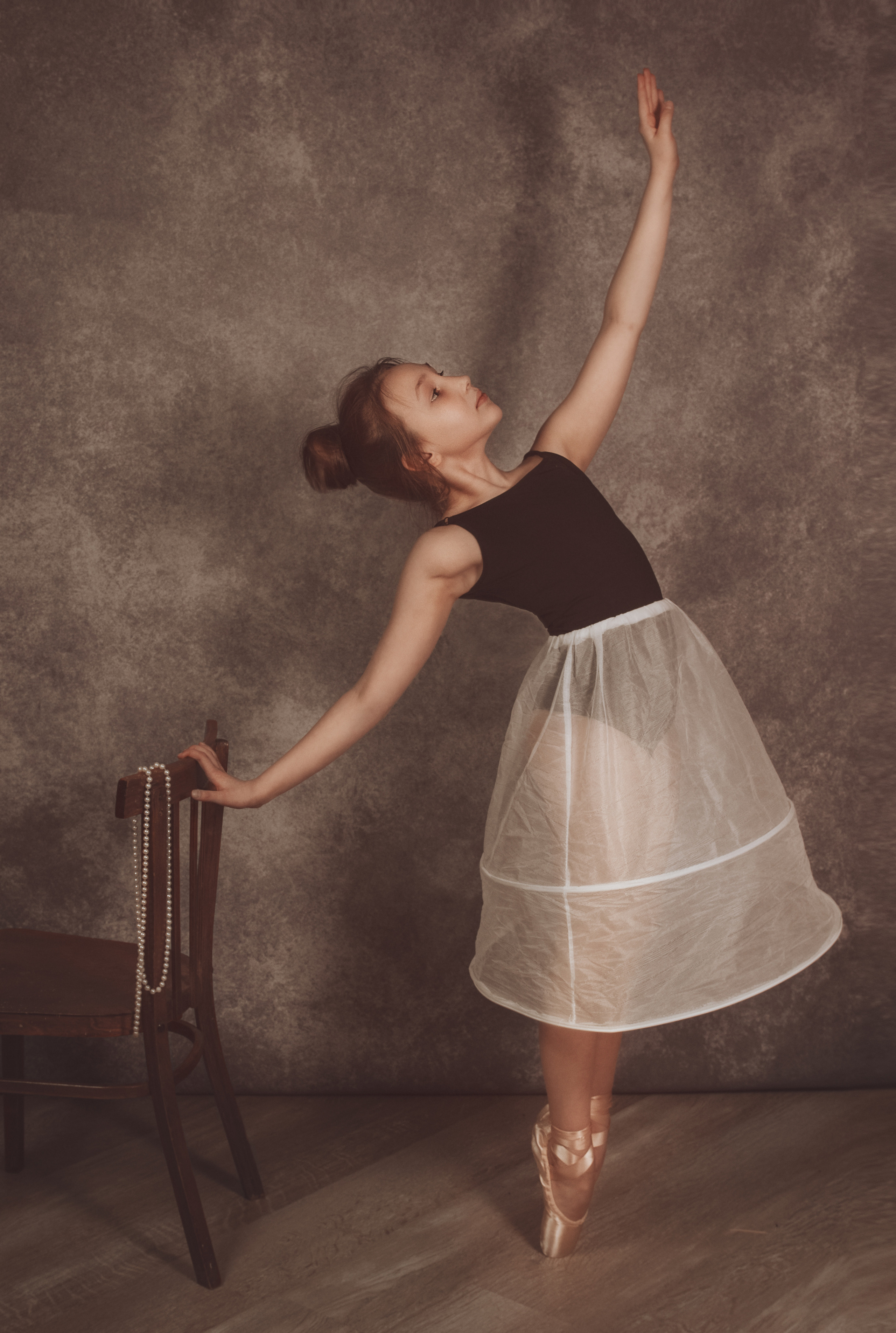 Алена «Пуанты». Стильные выпускные альбомы и индивидуальные фотосессии в Таганроге