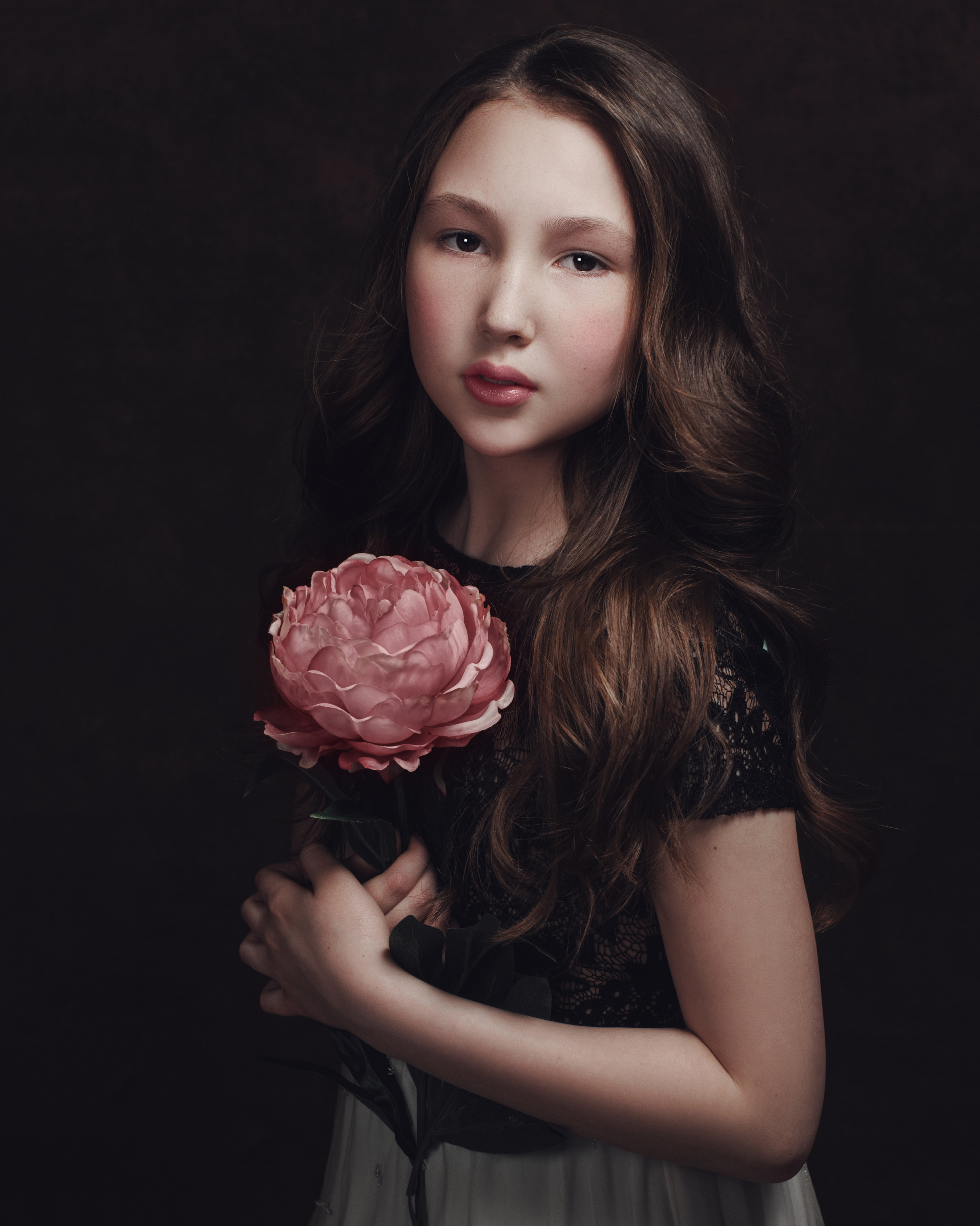 Алена «Цветок». Стильные выпускные альбомы и индивидуальные фотосессии в Таганроге