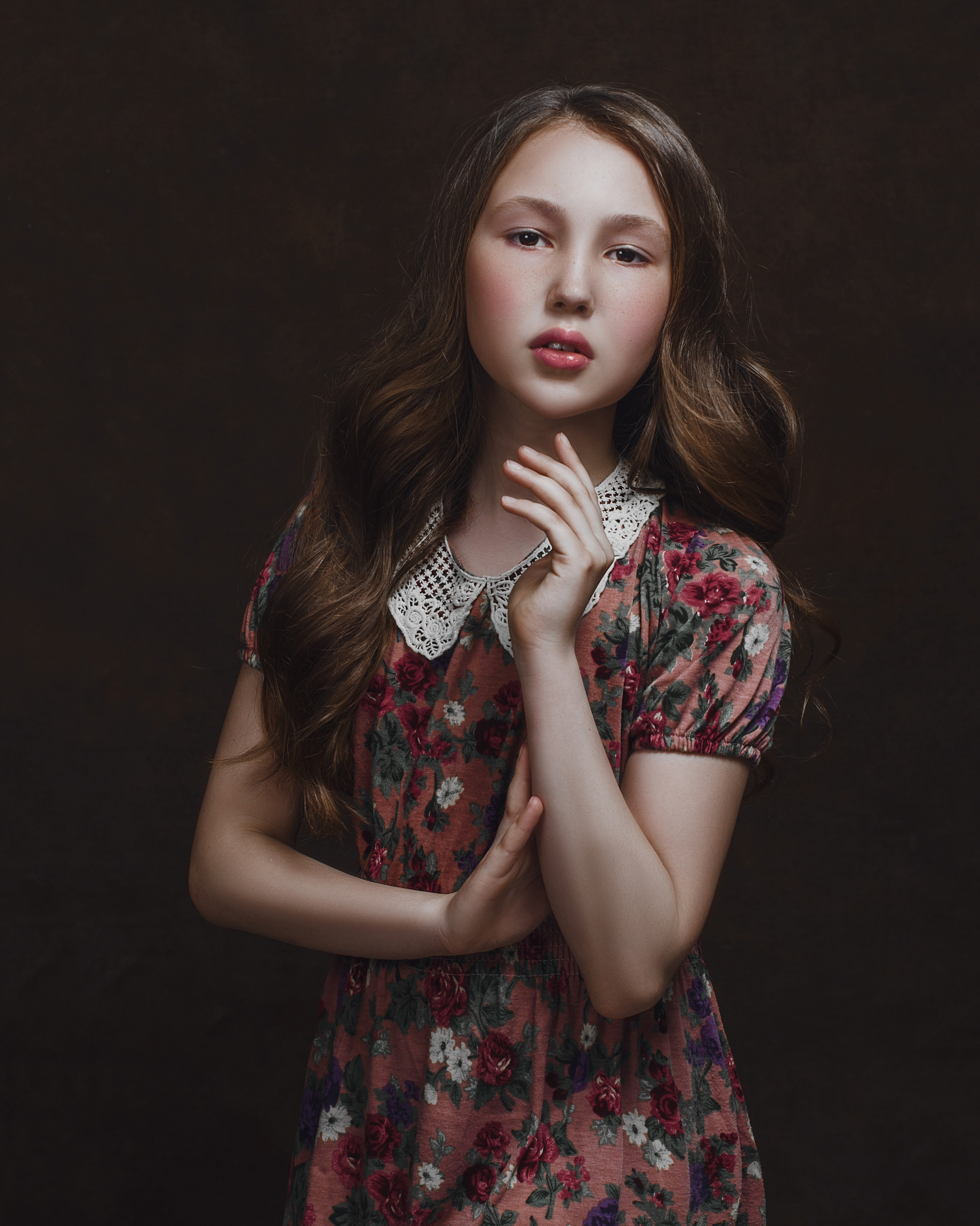 Алена «Цветок». Стильные выпускные альбомы и индивидуальные фотосессии в Таганроге