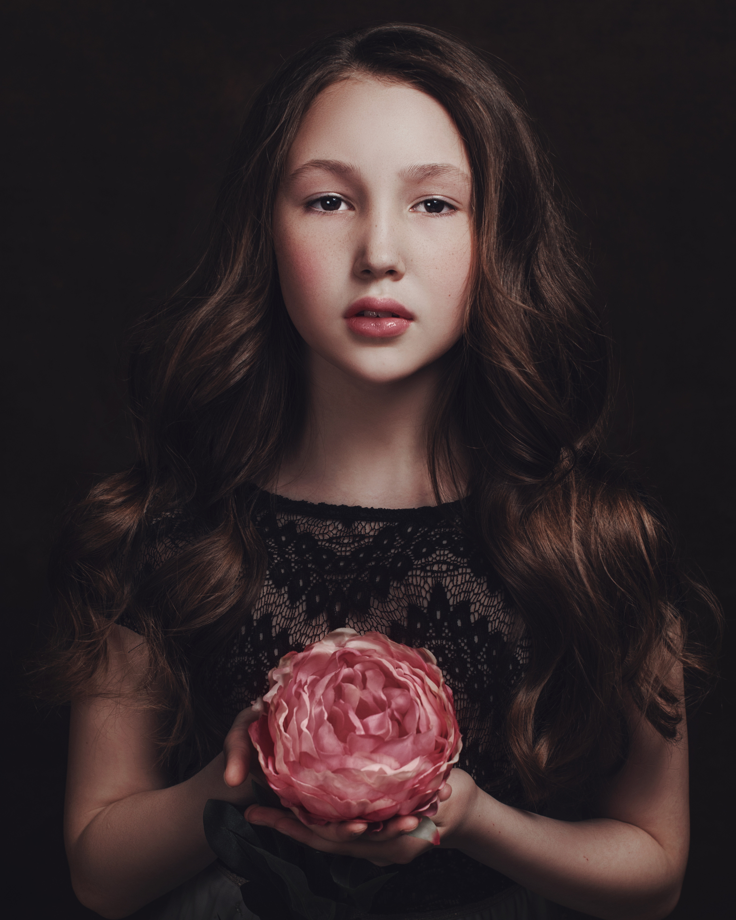 Алена «Цветок». Стильные выпускные альбомы и индивидуальные фотосессии в Таганроге