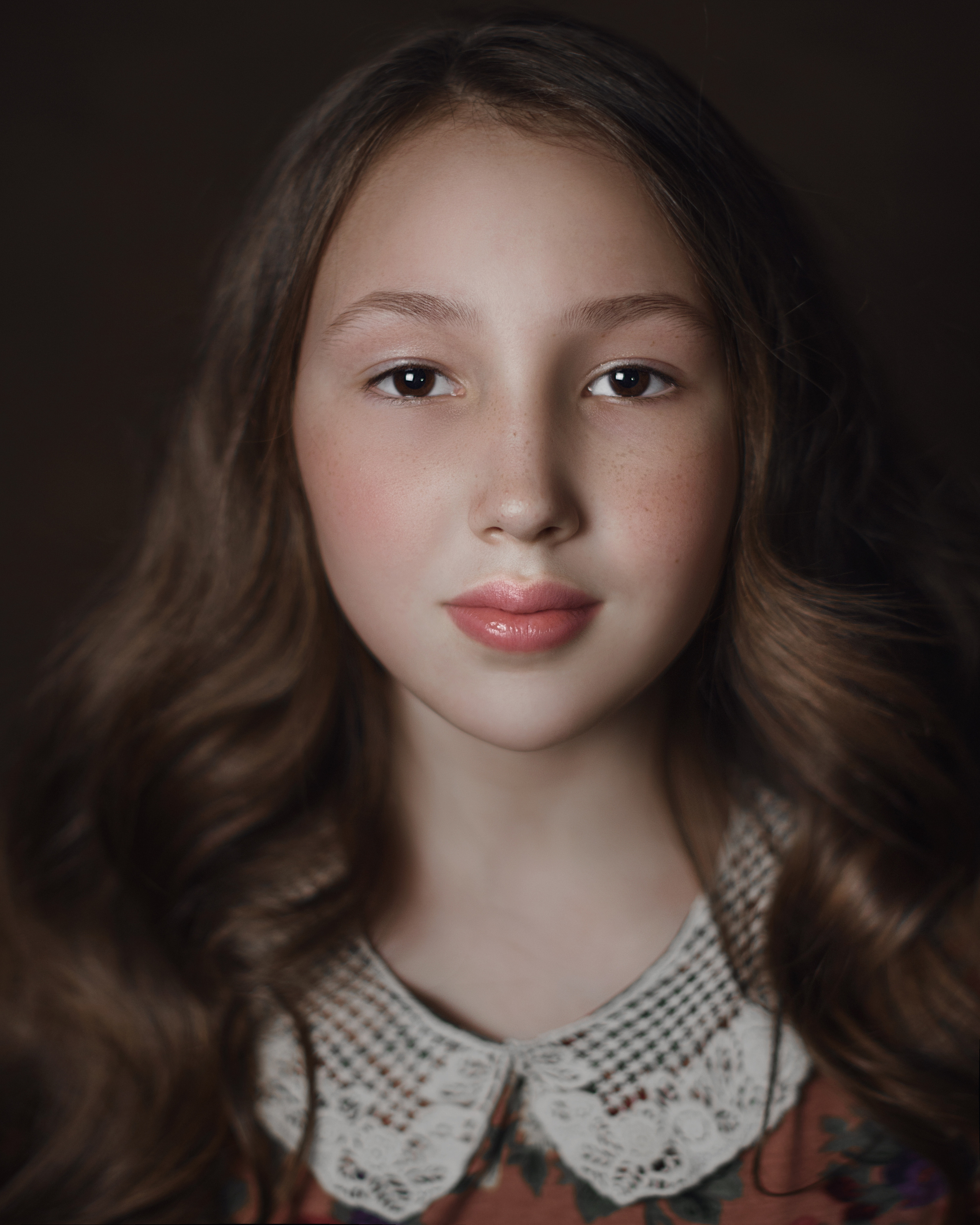 Алена «Цветок». Стильные выпускные альбомы и индивидуальные фотосессии в Таганроге