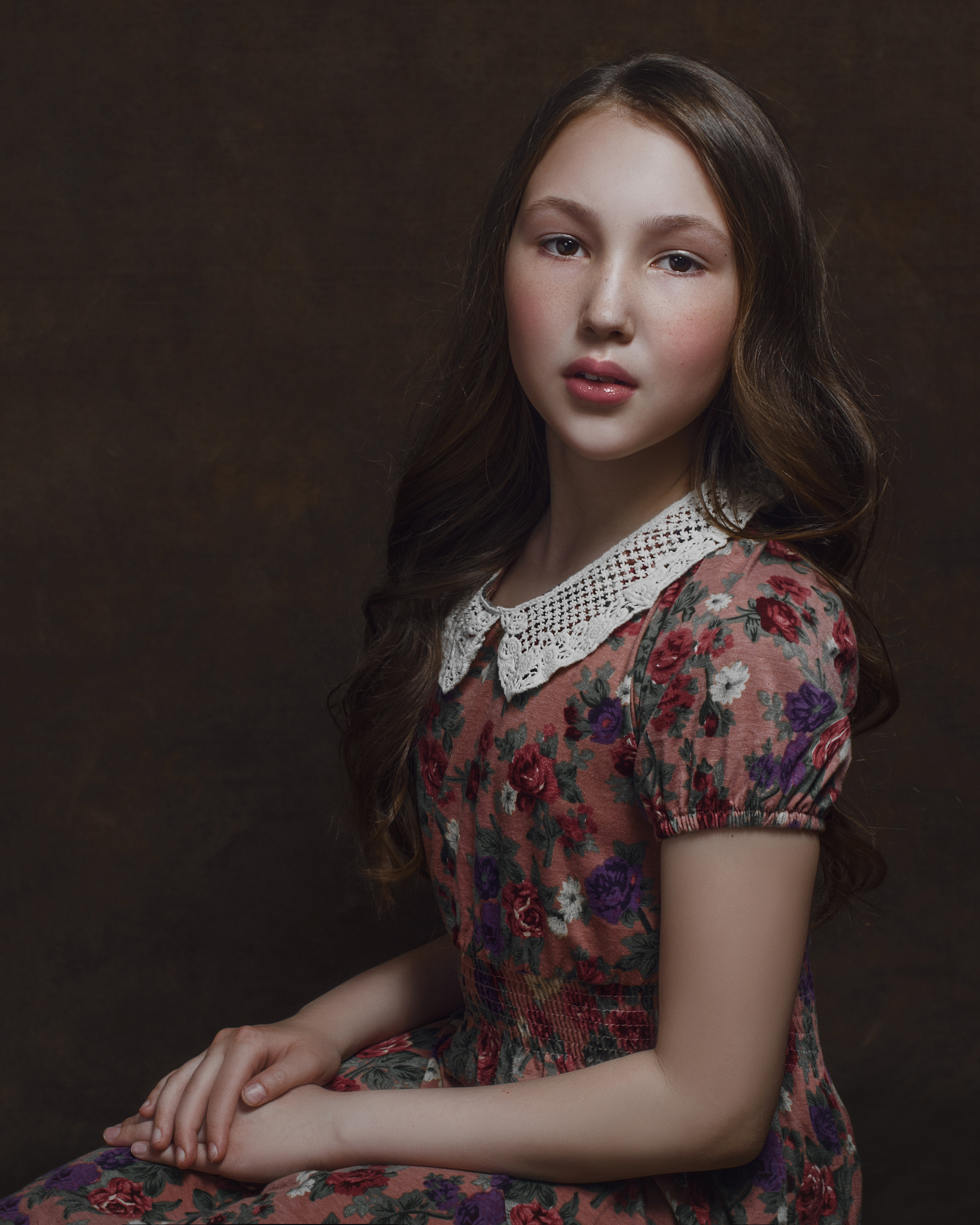 Алена «Цветок». Стильные выпускные альбомы и индивидуальные фотосессии в Таганроге