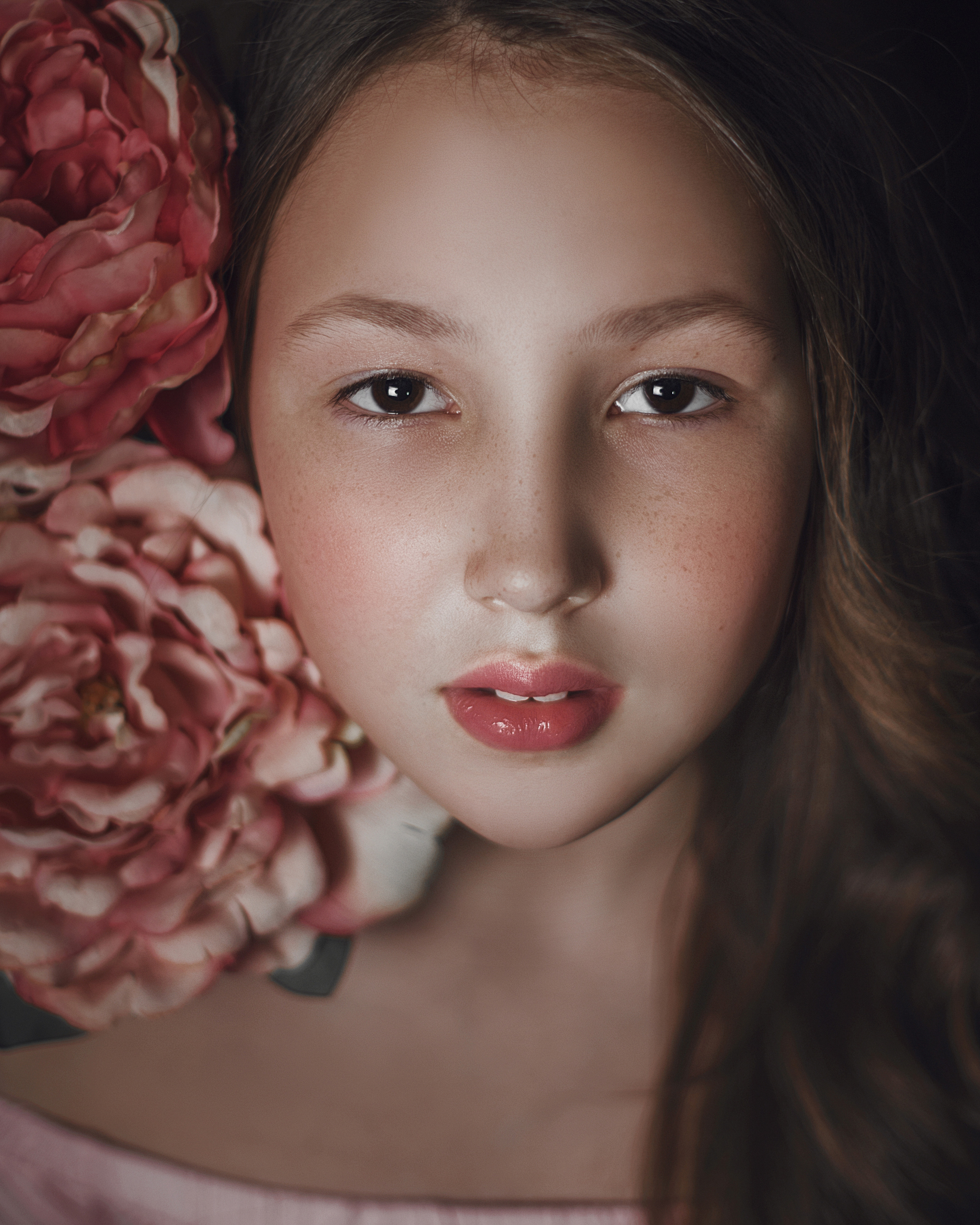 Алена «Цветок». Стильные выпускные альбомы и индивидуальные фотосессии в Таганроге