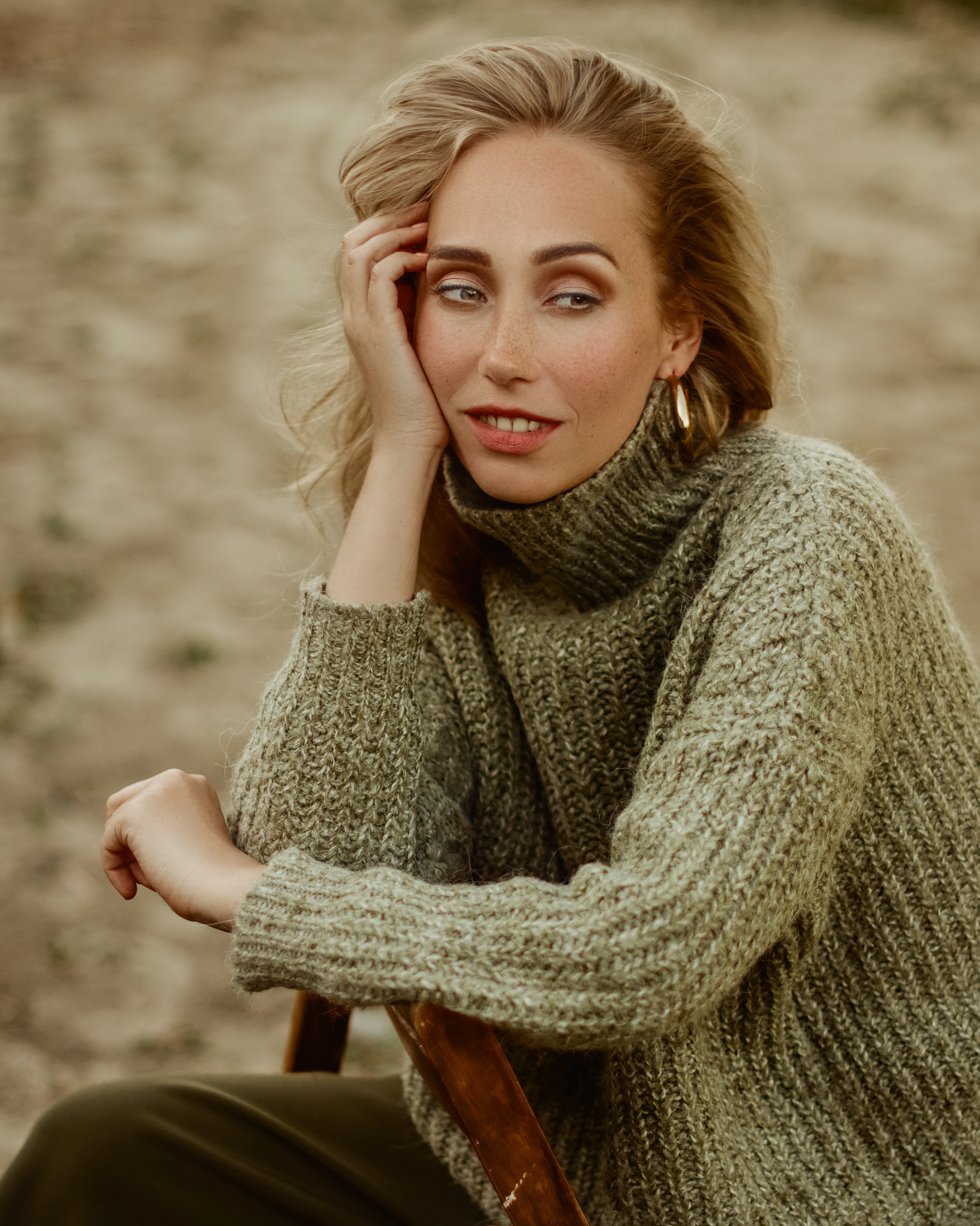 Василиса. Стильные выпускные альбомы и индивидуальные фотосессии в Таганроге