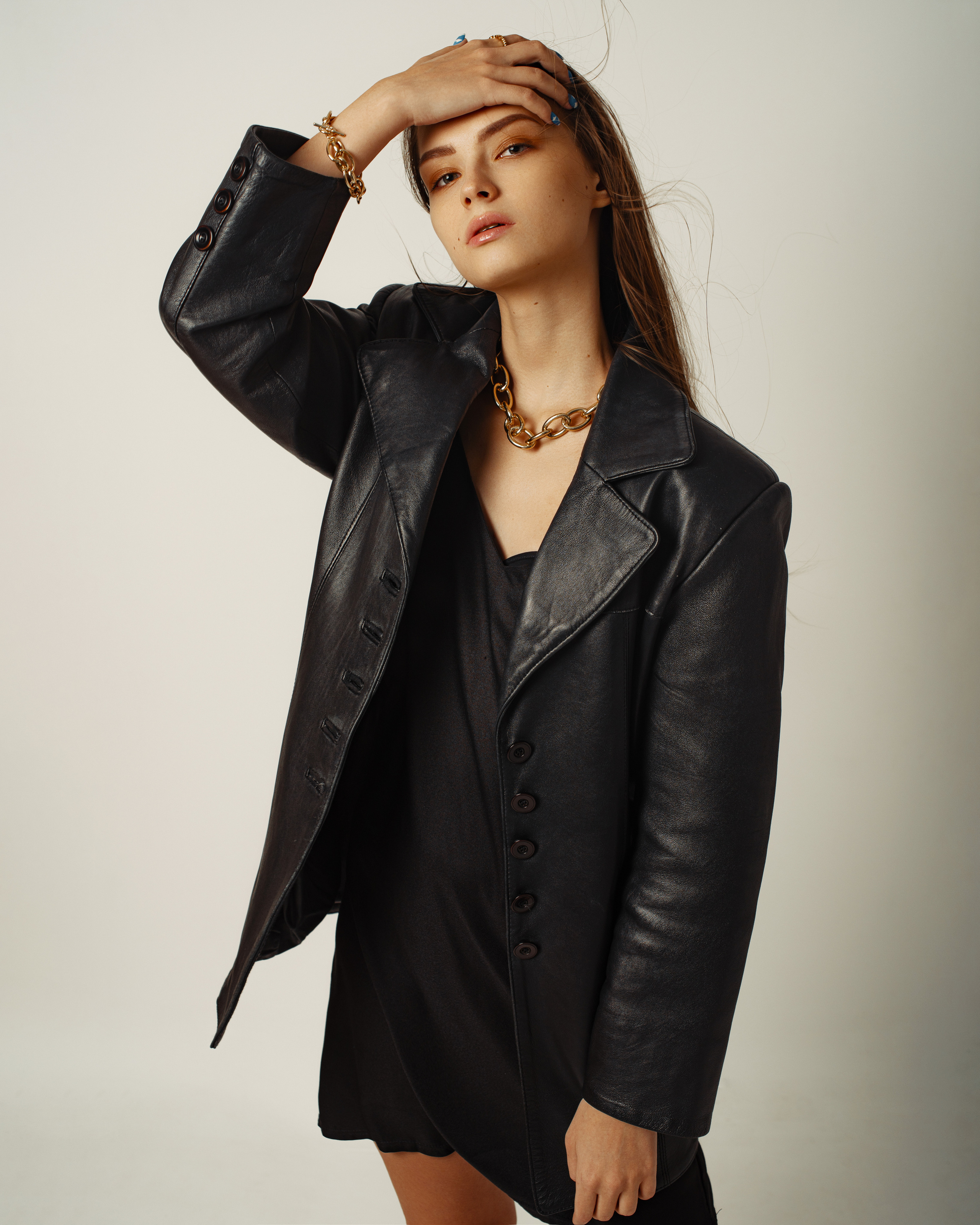 Арина Студия. Стильные выпускные альбомы и индивидуальные фотосессии в Таганроге