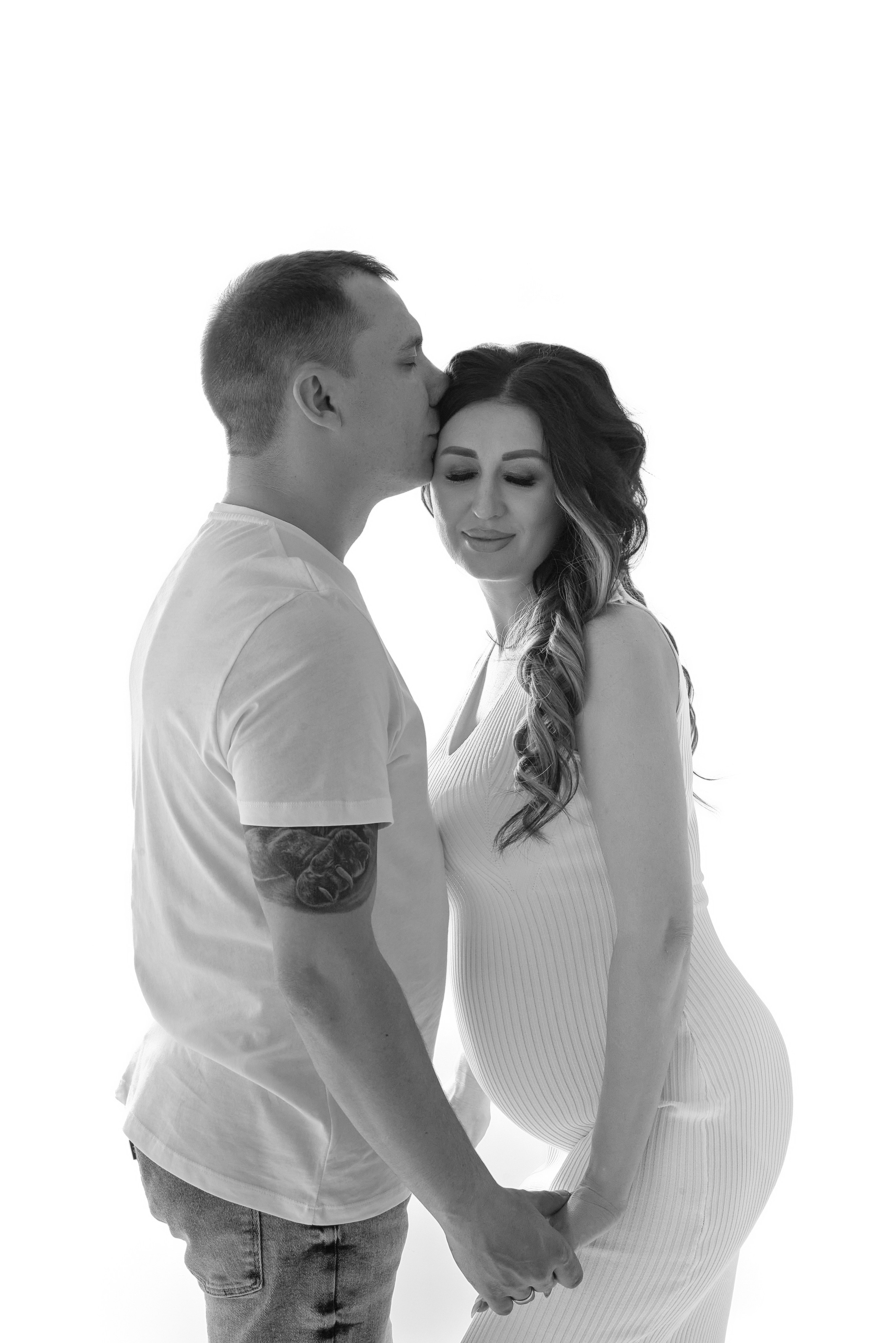 Фотосессия беременности минимализм. Фотограф беременности и новорожденных в Рязани