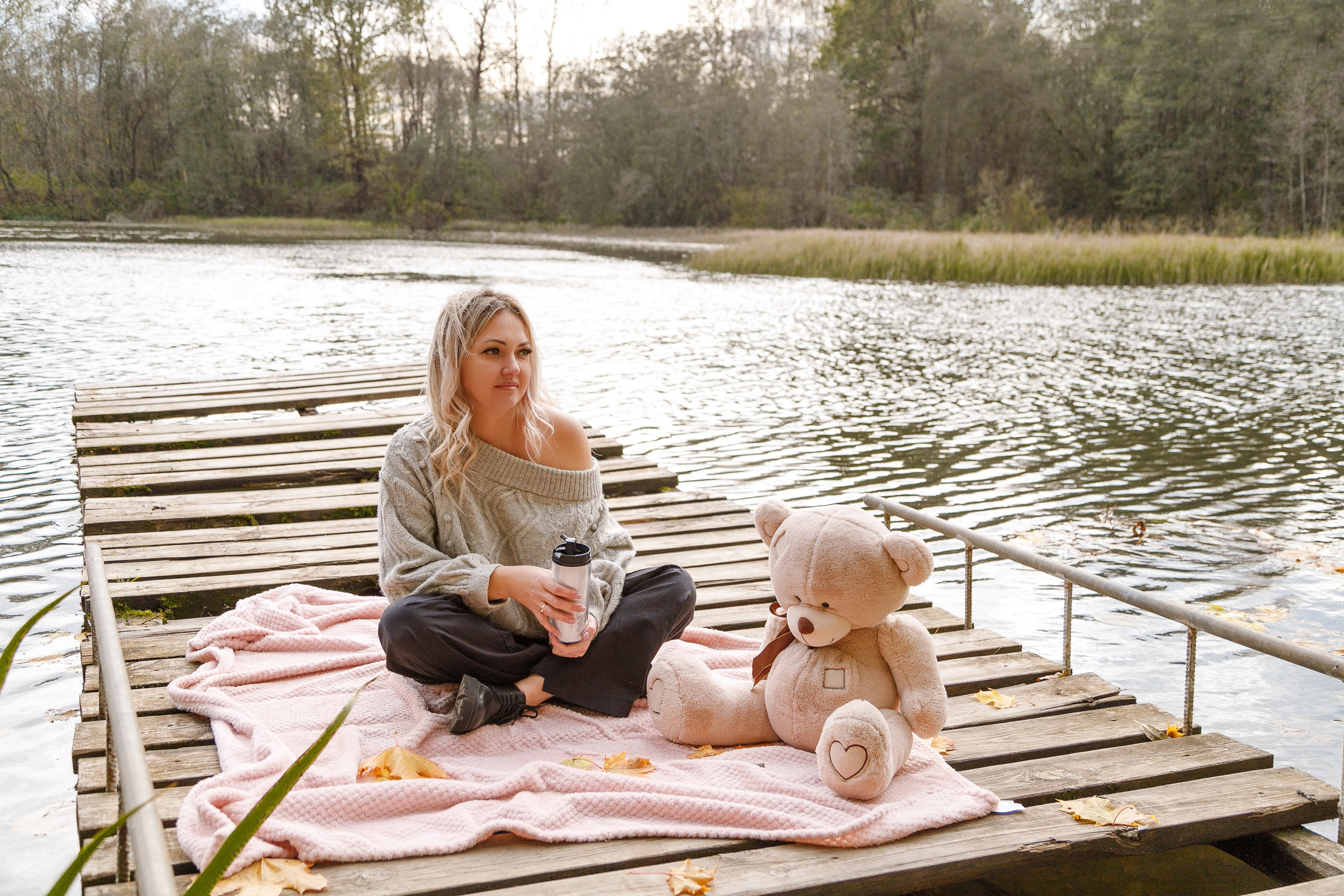фотосессия у озера осенью
