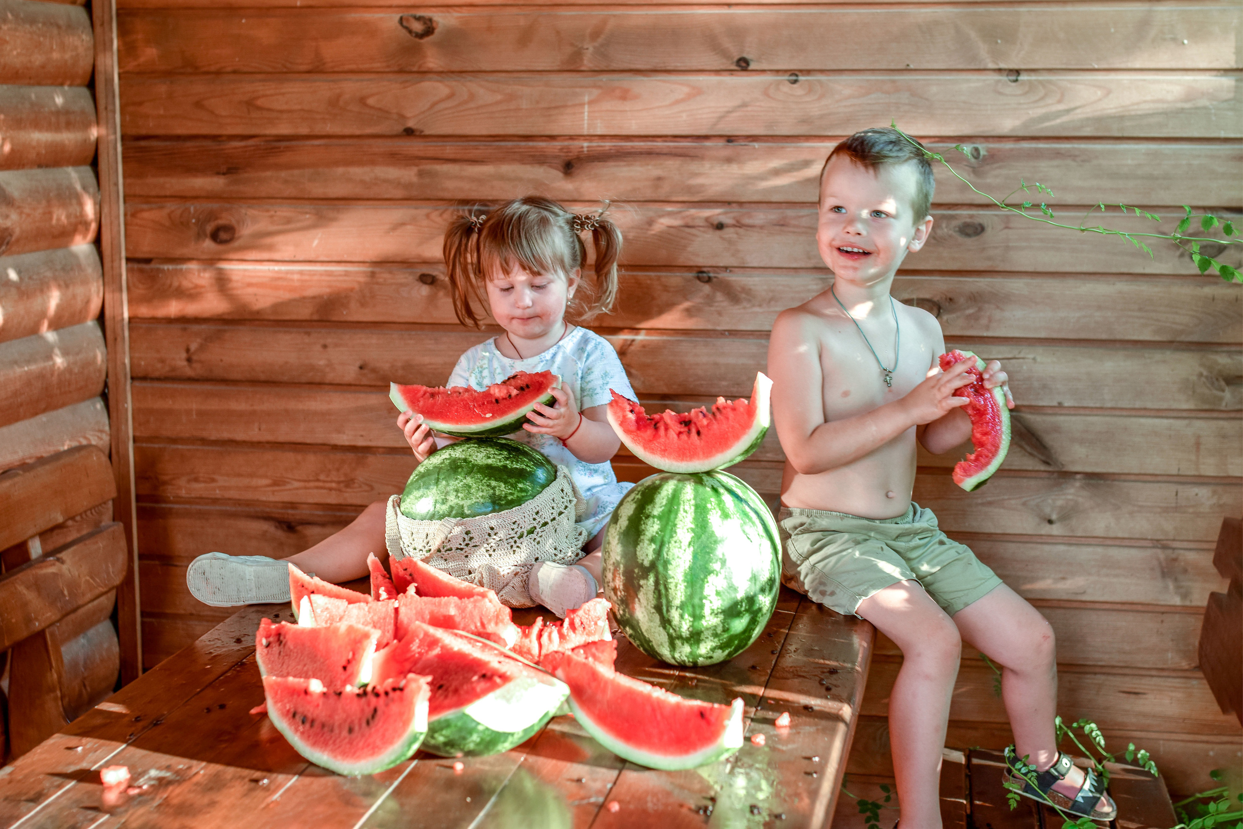 Славутич — Арбузная семейная. Фотограф в Ялте Инна Найден. Детский и семейный фотограф