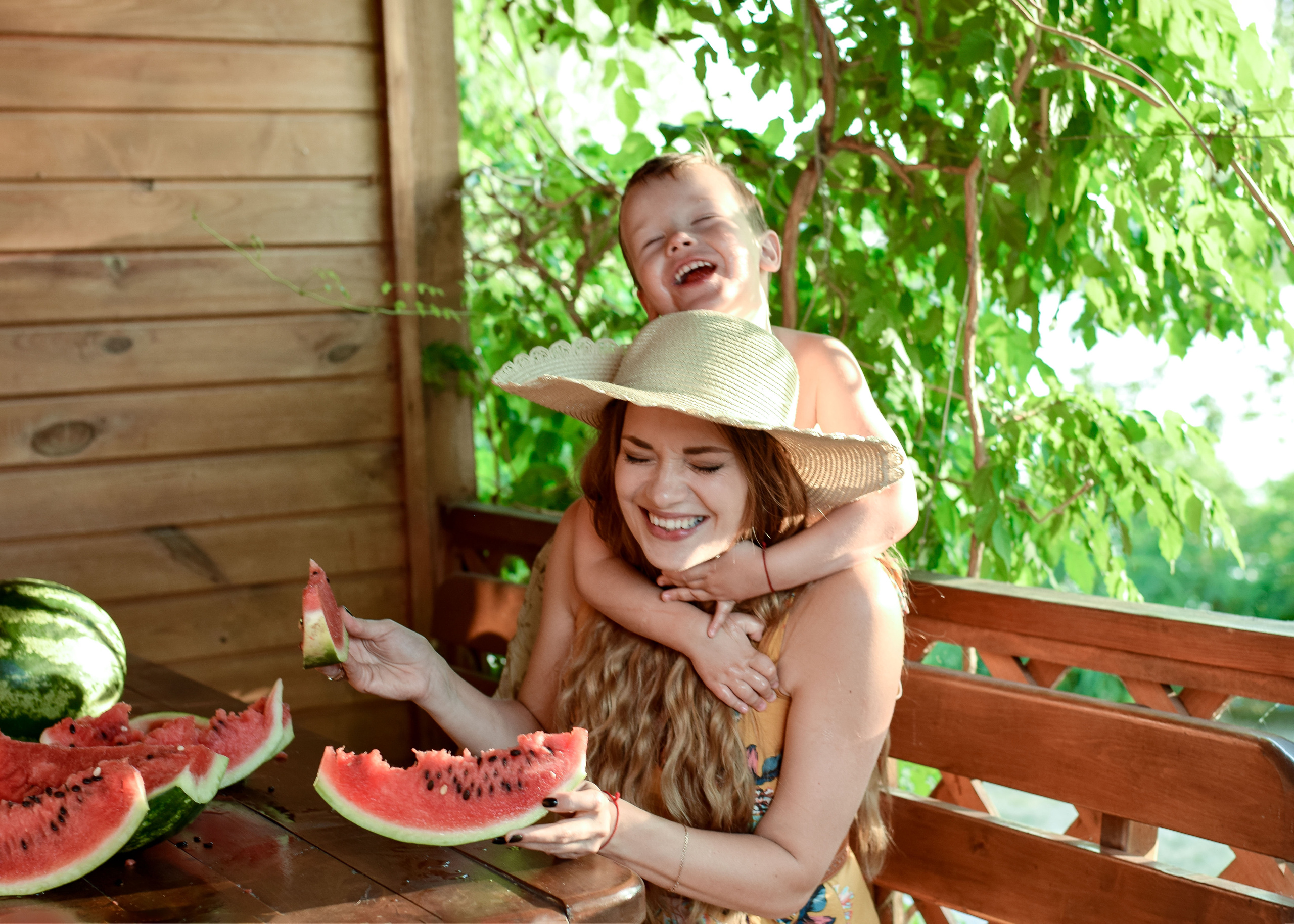 Славутич — Арбузная семейная. Фотограф в Ялте Инна Найден. Детский и семейный фотограф