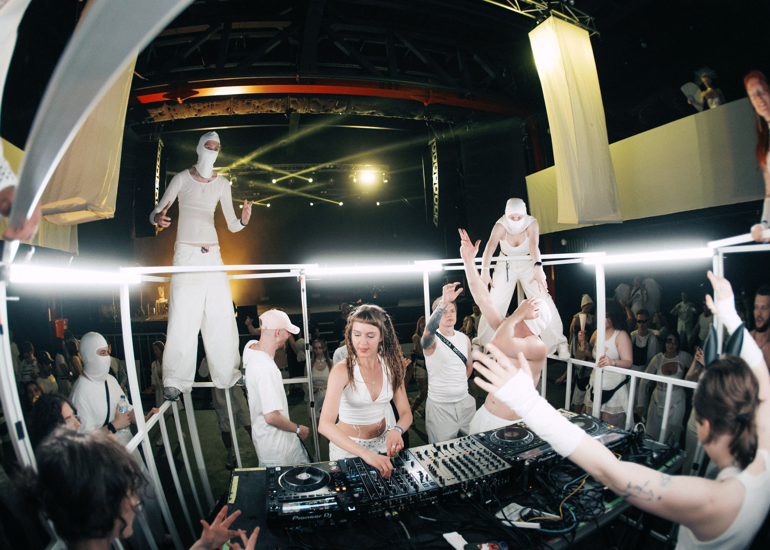 INWHITE | SMENA HARD STAGE. Annyshka