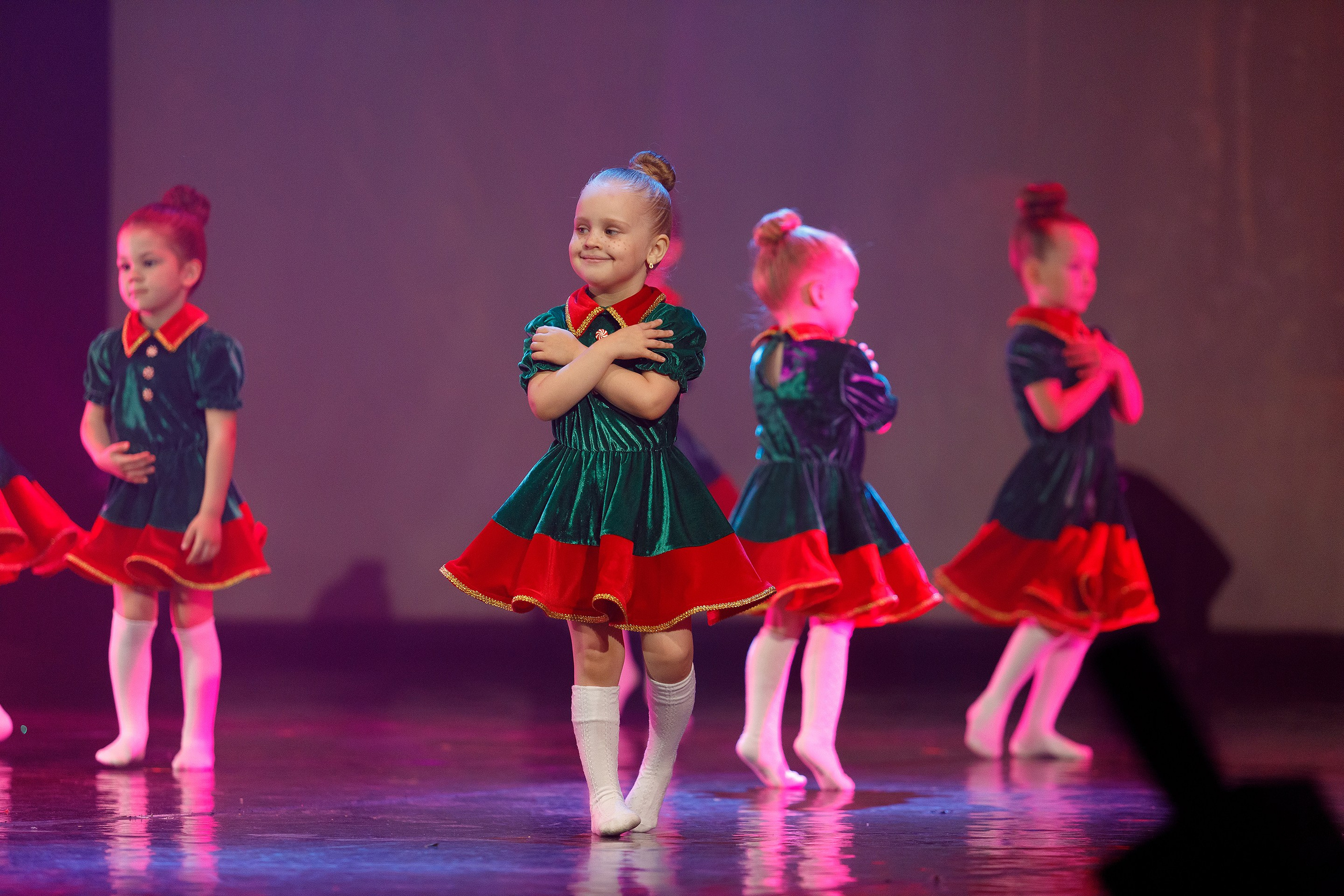 Репортажная фотосъемка отчетного концерта. Профессиональный фотограф в Новосибирске