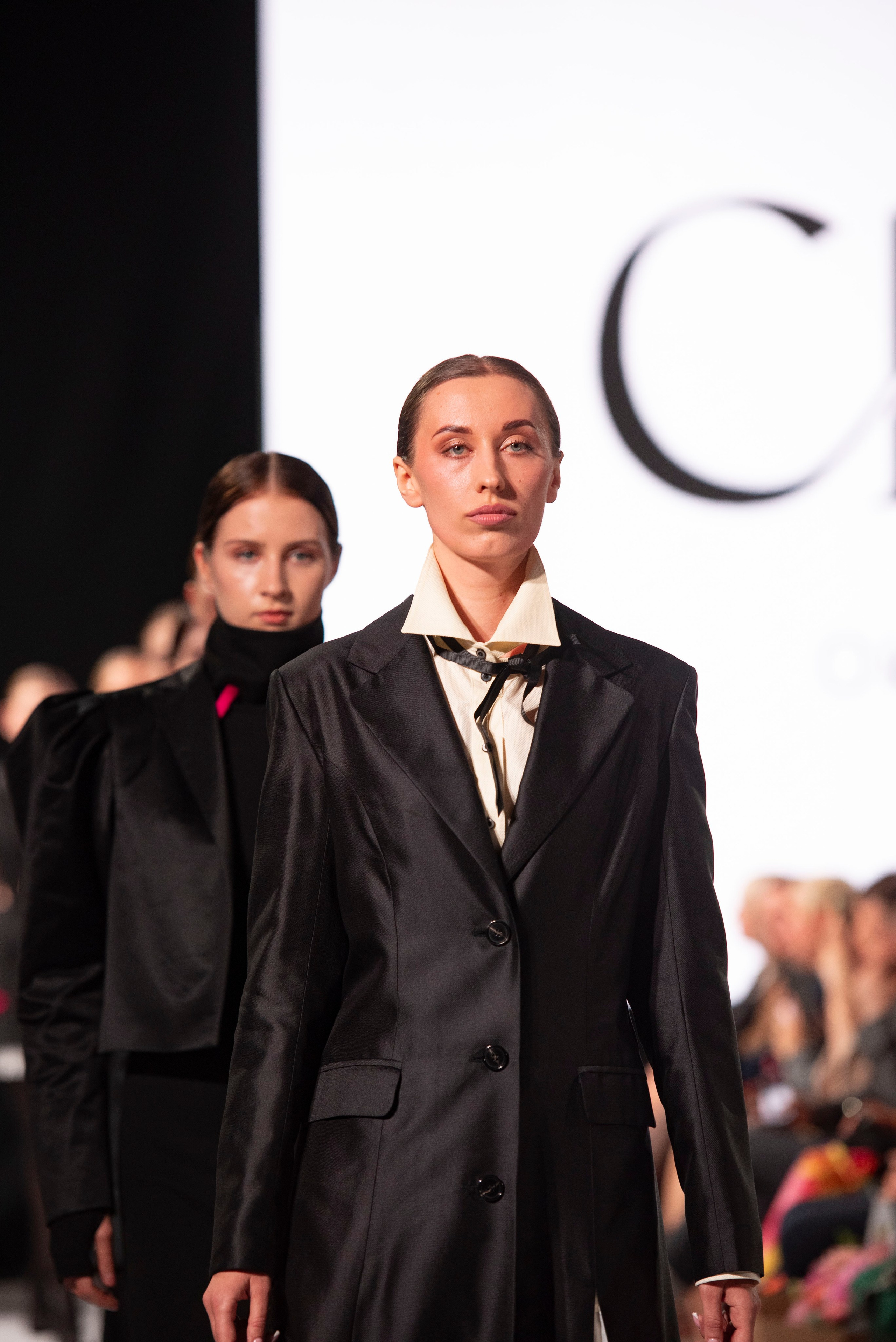 Фотограф на модельный показ. Свадебный, семейный, фэшн фотограф, школьный фотограф в Сочи