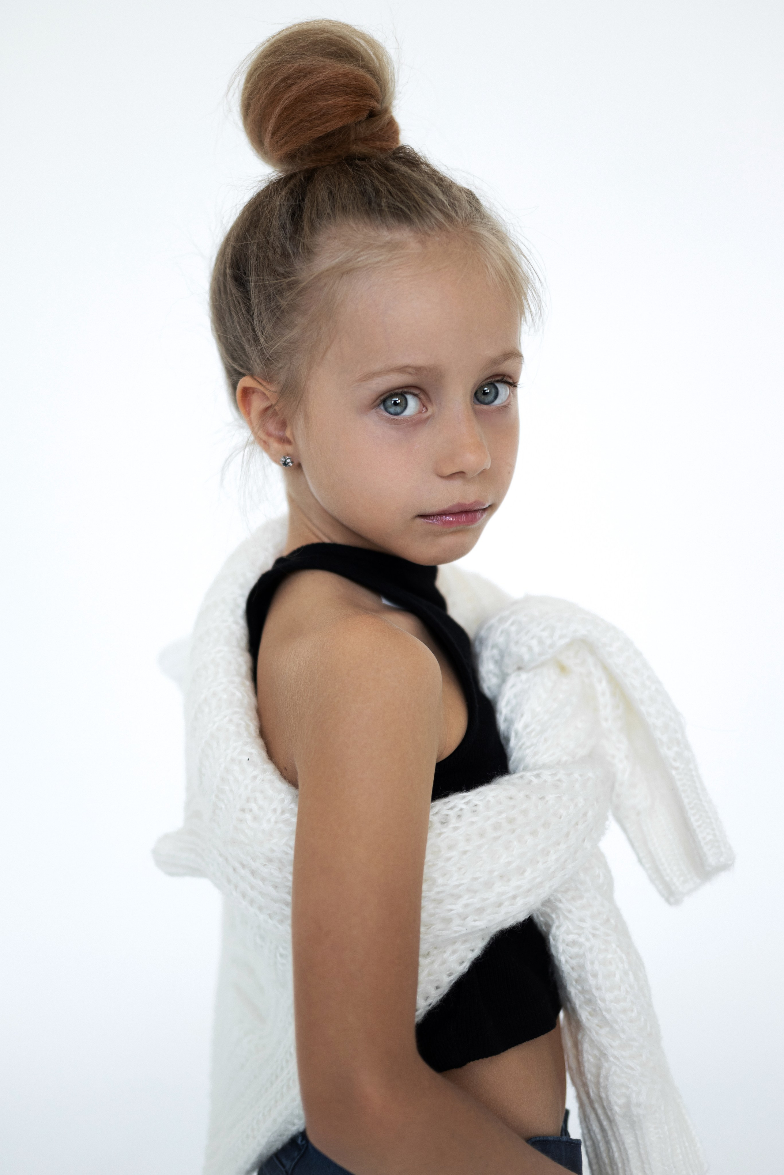 Модельное портфолио. Фотограф Москва Виктория Вишневская актерское / модельное портфолио