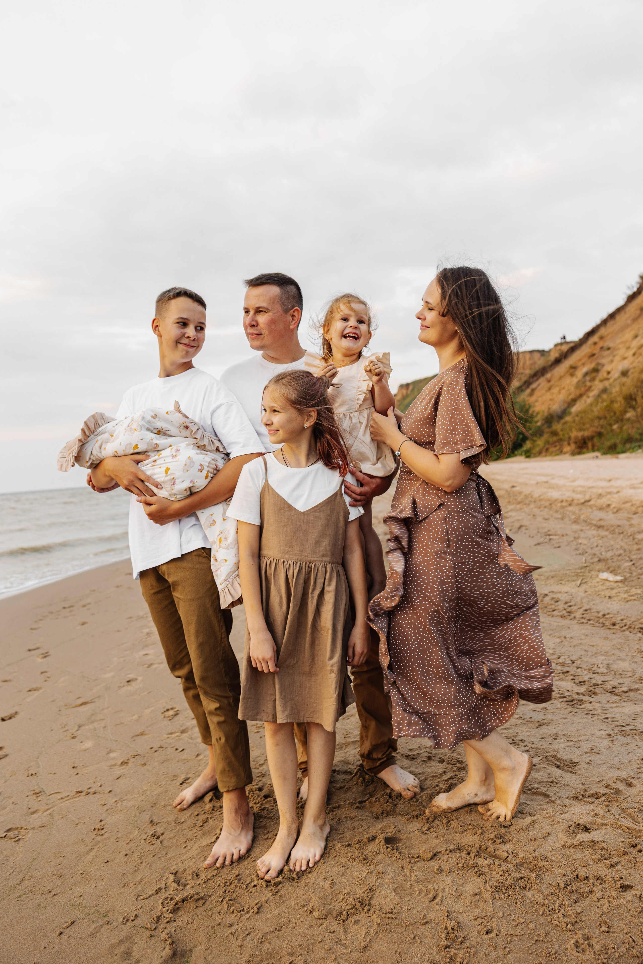 Вова Оксана Герман Варя Маша Вика. Фотограф Юлия Абдульмянова