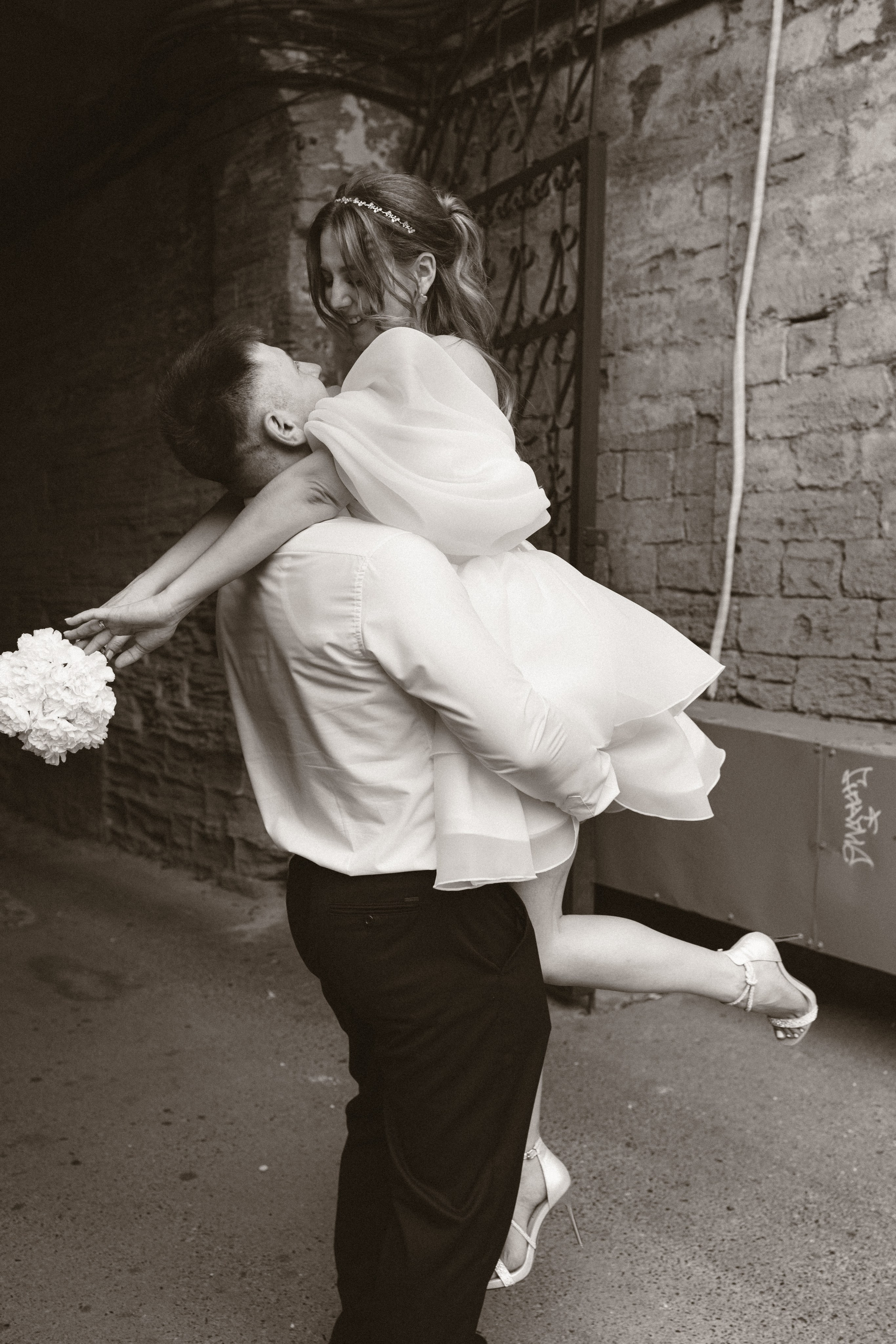 Свадебная прогулка в городе. Семейный фотограф Ставрополь Варвара Воробьева