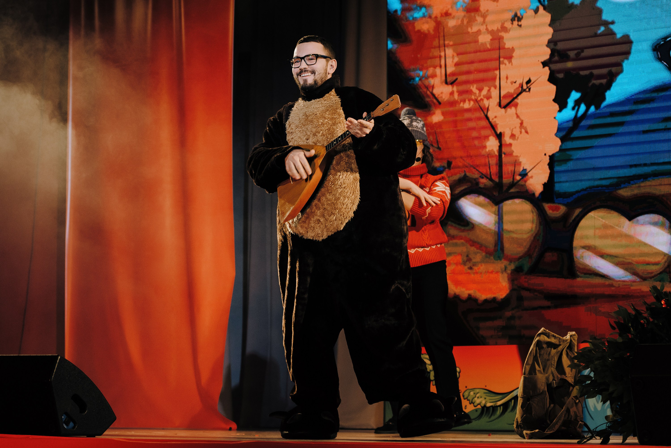 СПЕКТАКЛЬ «ВОЛШЕБНЫЕ ОЧКИ» ОПТИК-ЦЕНТР. Репортажный фотограф Зуев Роман г. Челябинск