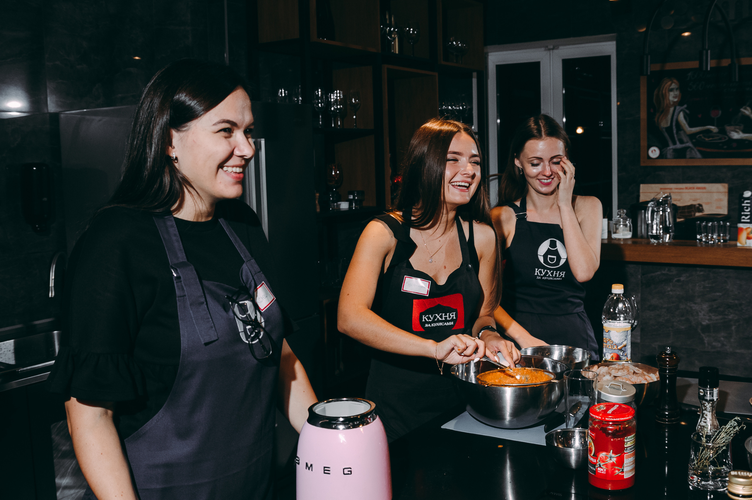 Девичник «Кухня за кулисами». Свадебный фотограф в Новосибирске Алена Цизман