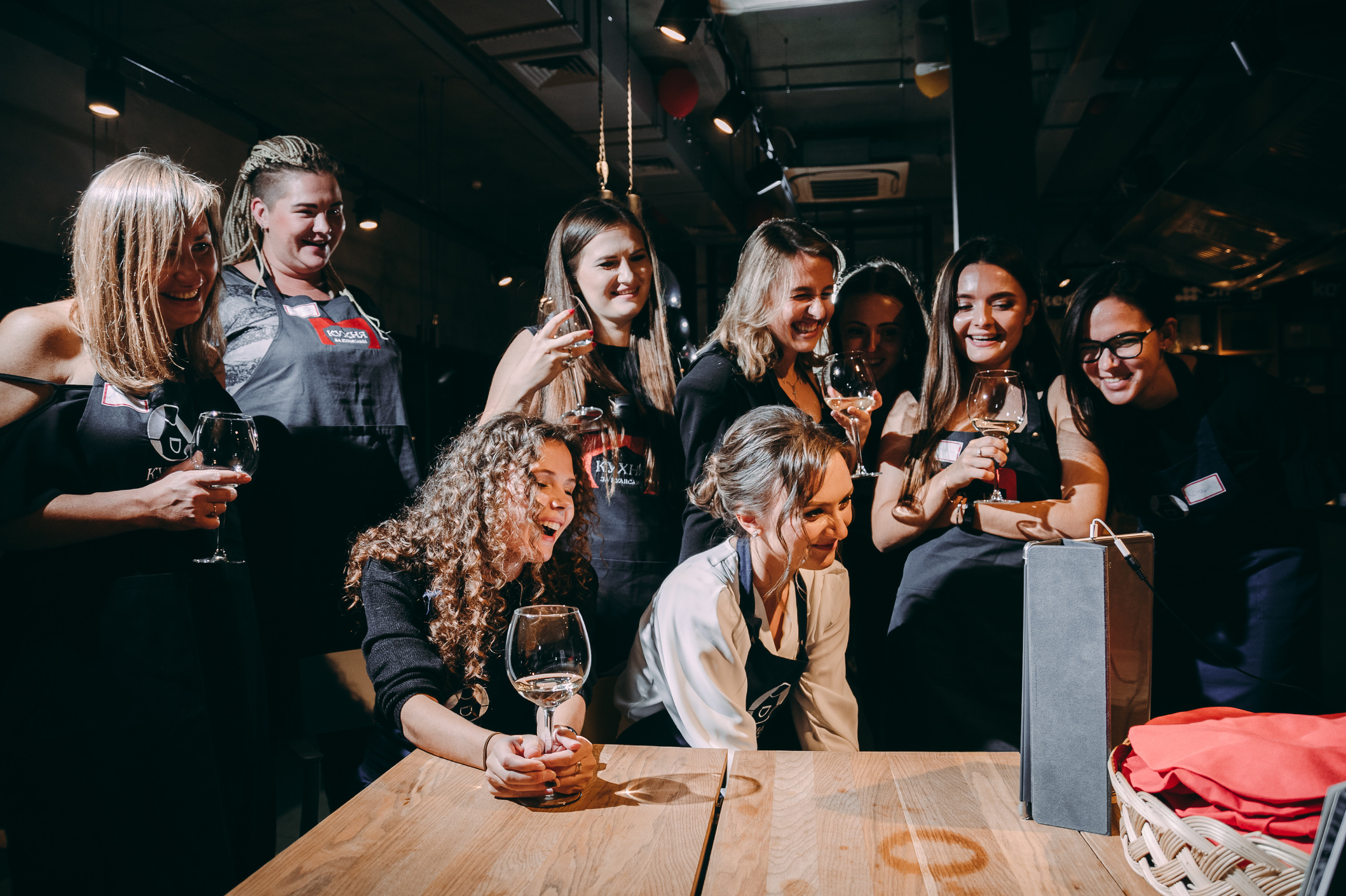 Девичник «Кухня за кулисами». Свадебный фотограф в Новосибирске Алена Цизман