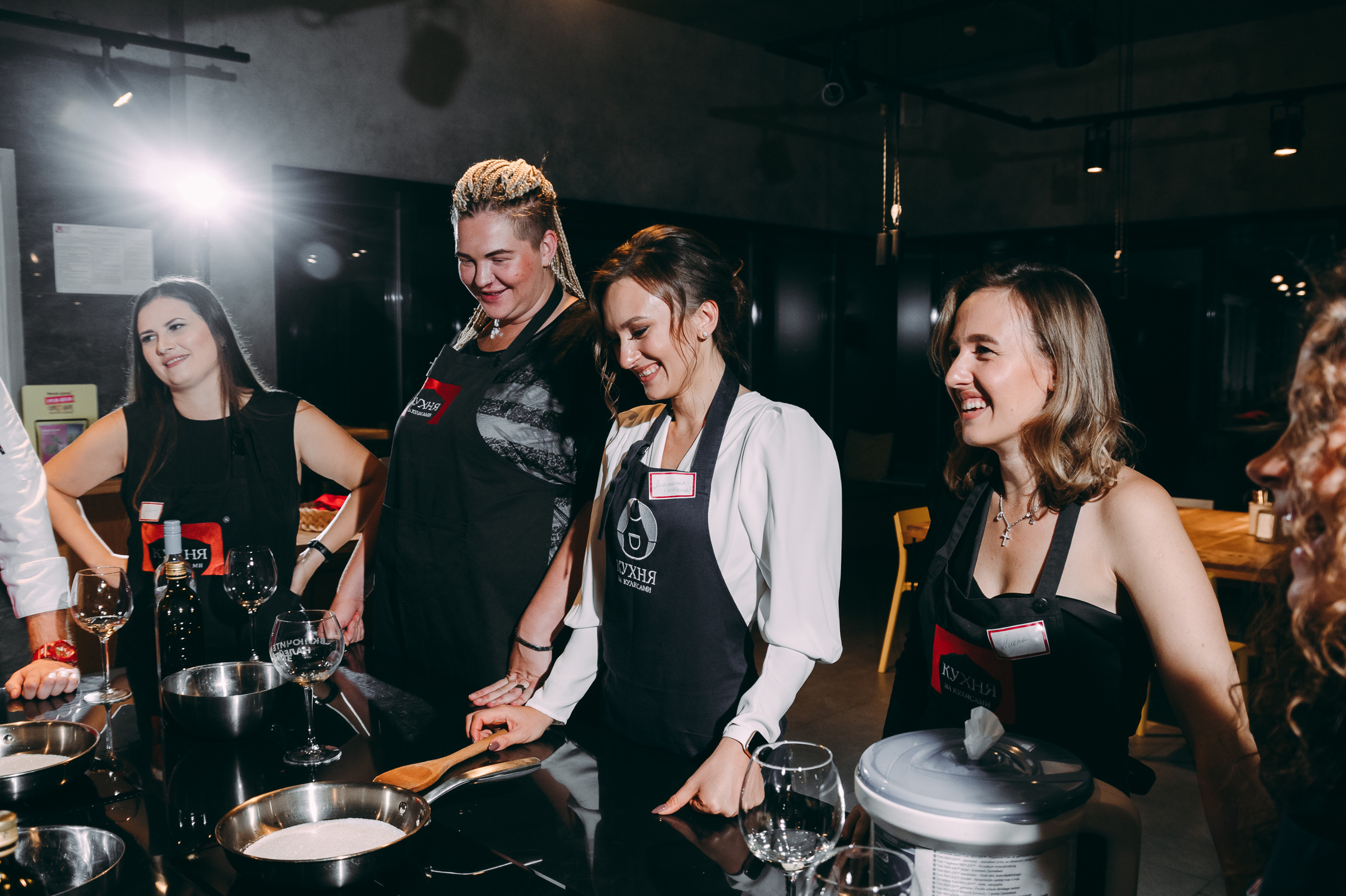 Девичник «Кухня за кулисами». Свадебный фотограф в Новосибирске Алена Цизман