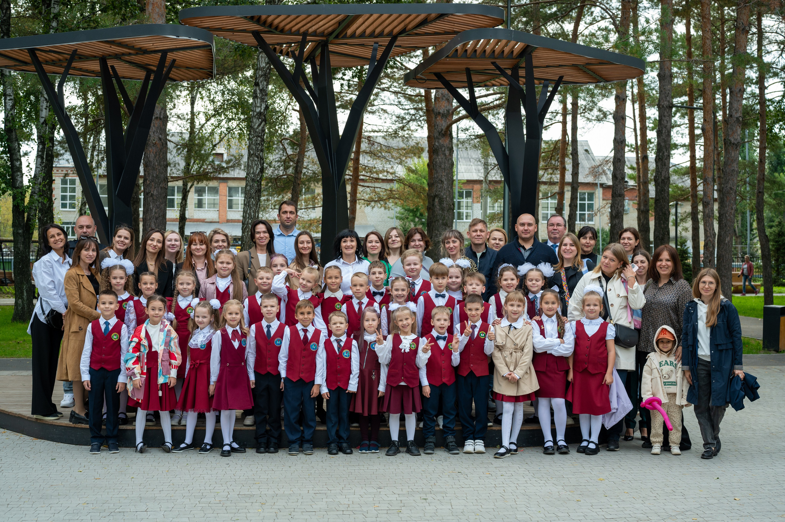 1 сентября 16 гимназия 2 класс (линейка + в классе+ на улице). Фотограф новорожденных, семейный детский в Тюмени Татьяна Морозова