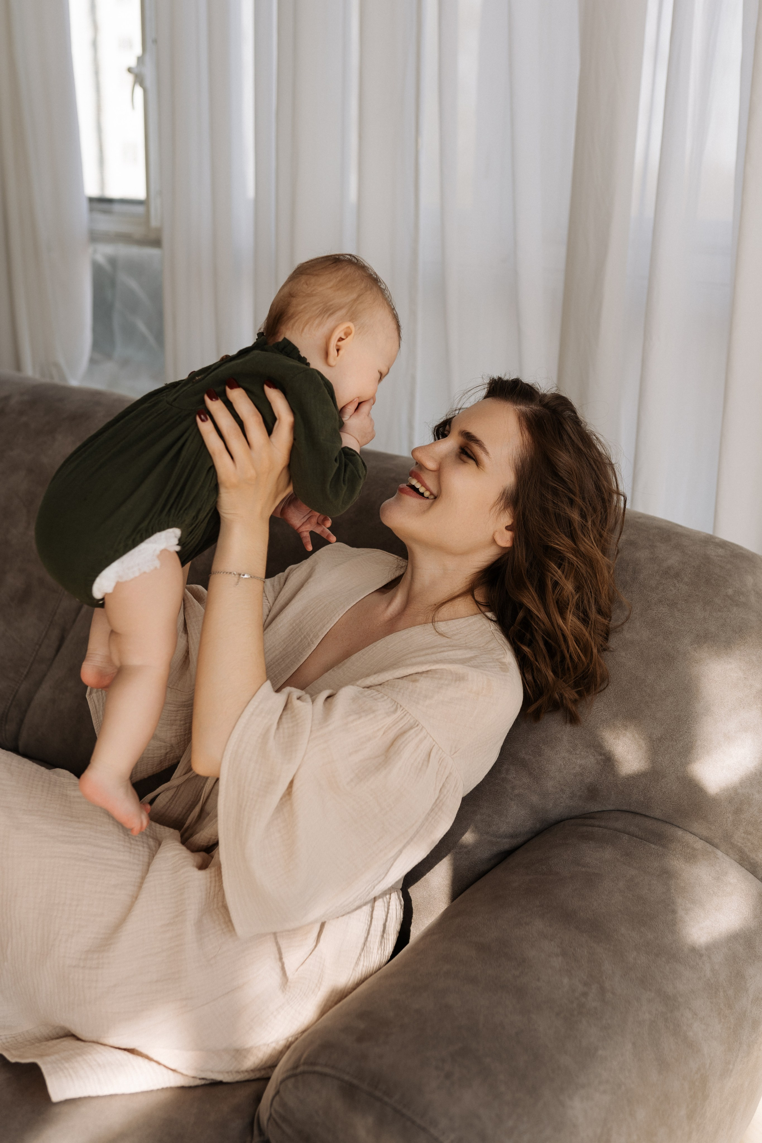 Семейная фотосессия в студии в Москве, семейный фотограф Анна Полушина. Свадебный фотограф в Москве Анна Полушина