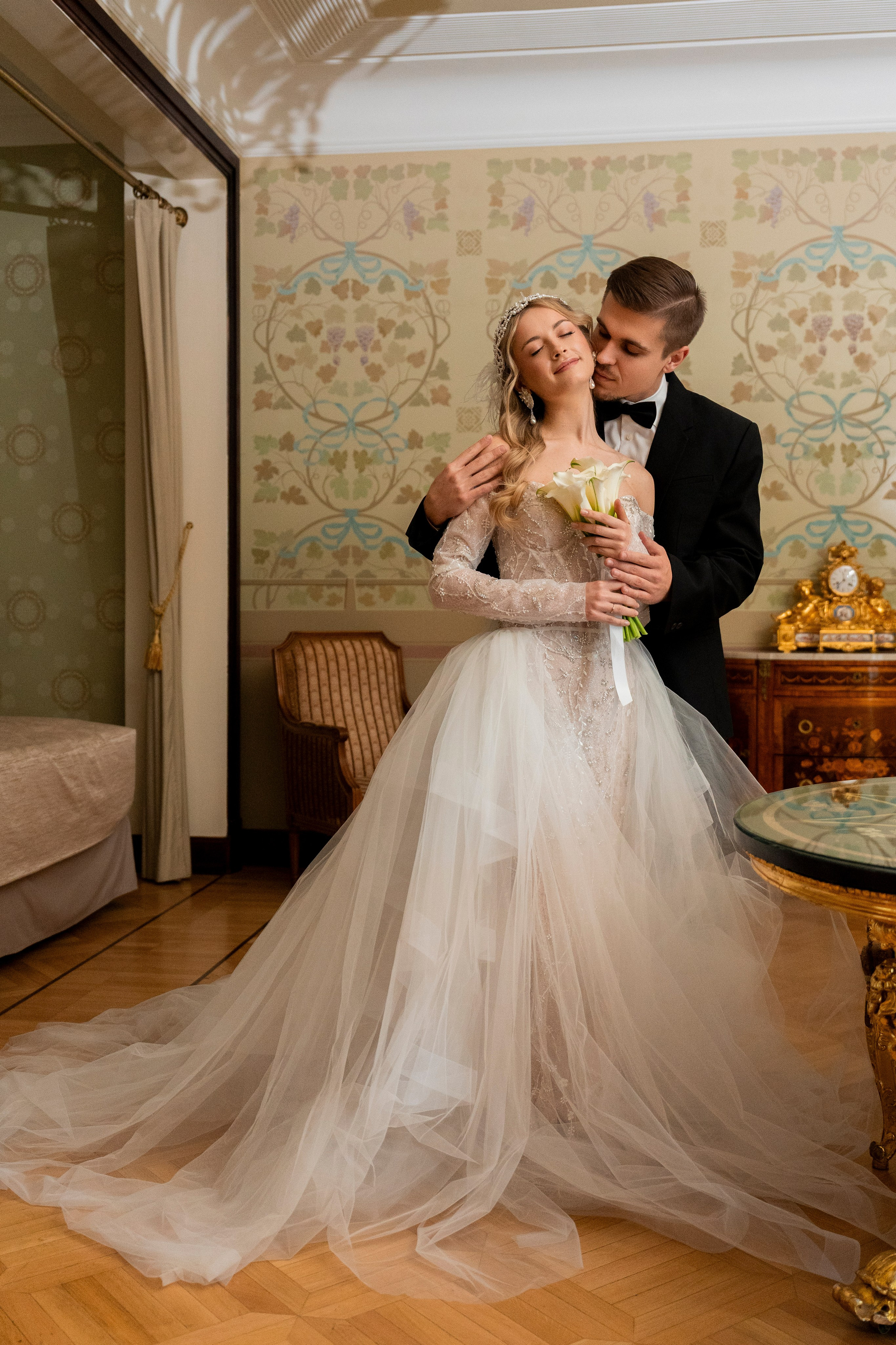 Свадебная фотосессия в отеле Метрополь. Свадебный фотограф в Москве Анна Полушина