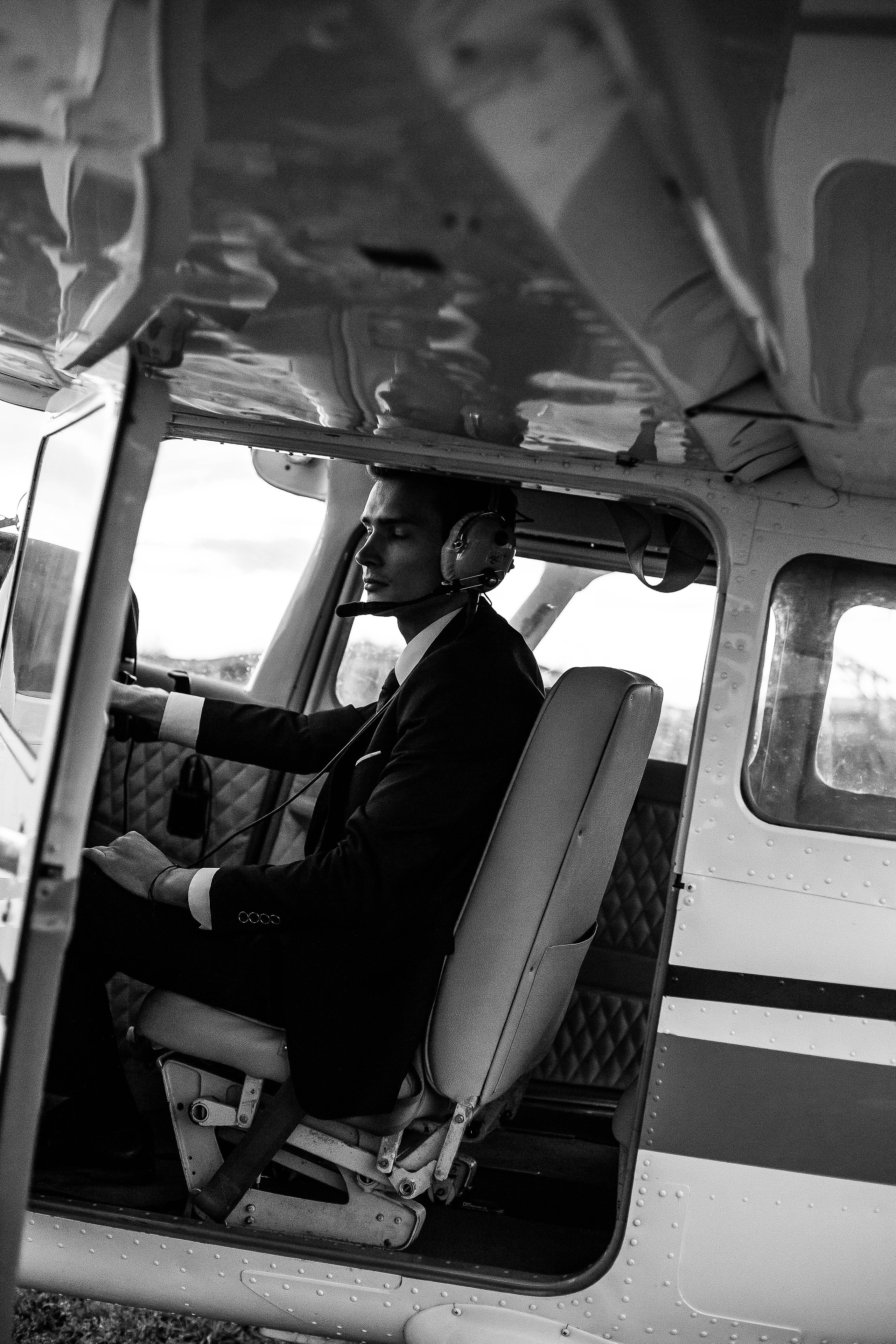 На взлетной полосе. Свадебный фотограф Санкт-Петербург  Москва