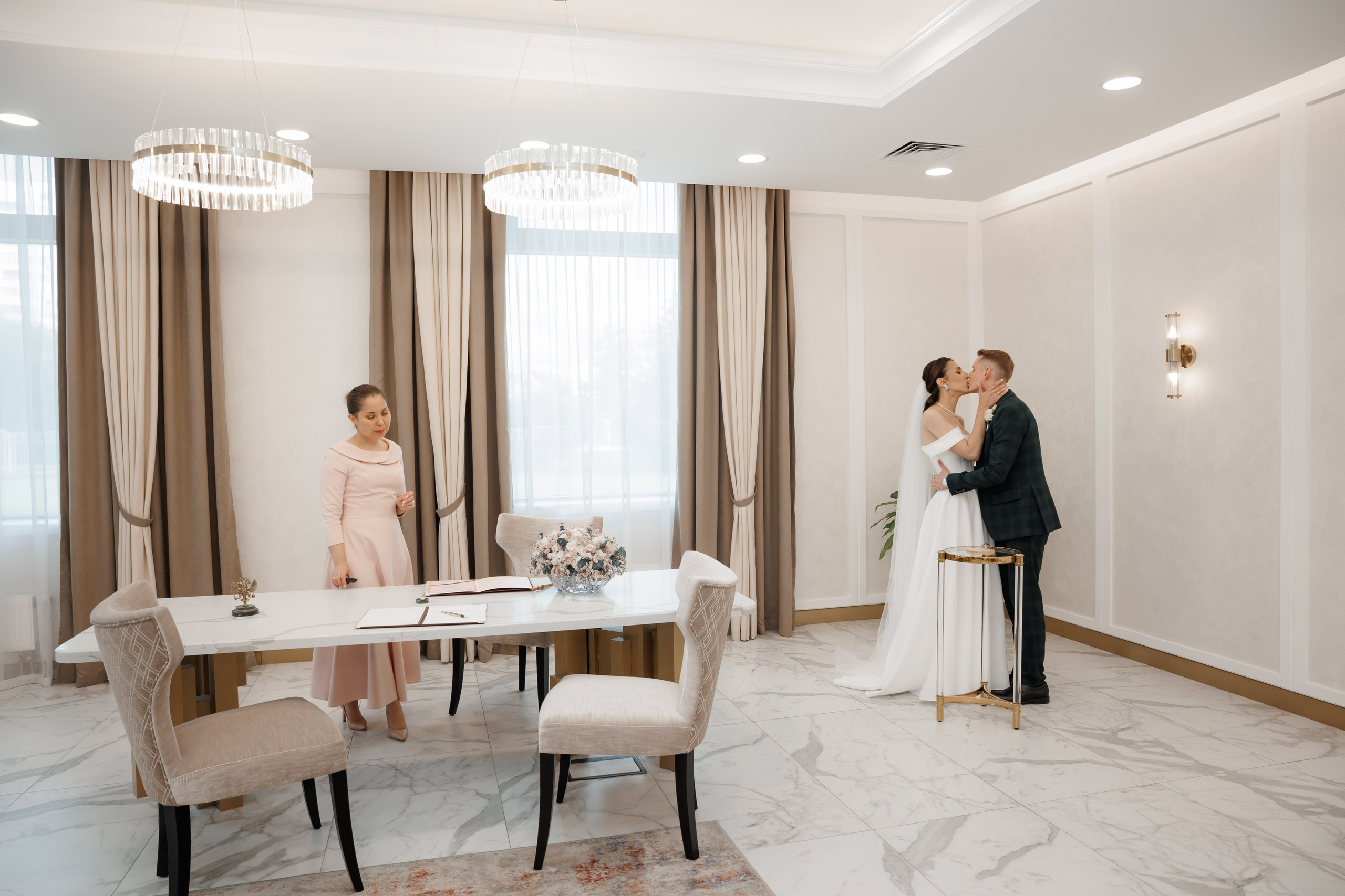 Регистрация в отеле Fish Point, ЗАГС Бутово, прогулка в Остафьево. Свадебный и репортажный фотограф (Москва, Королев и другие)