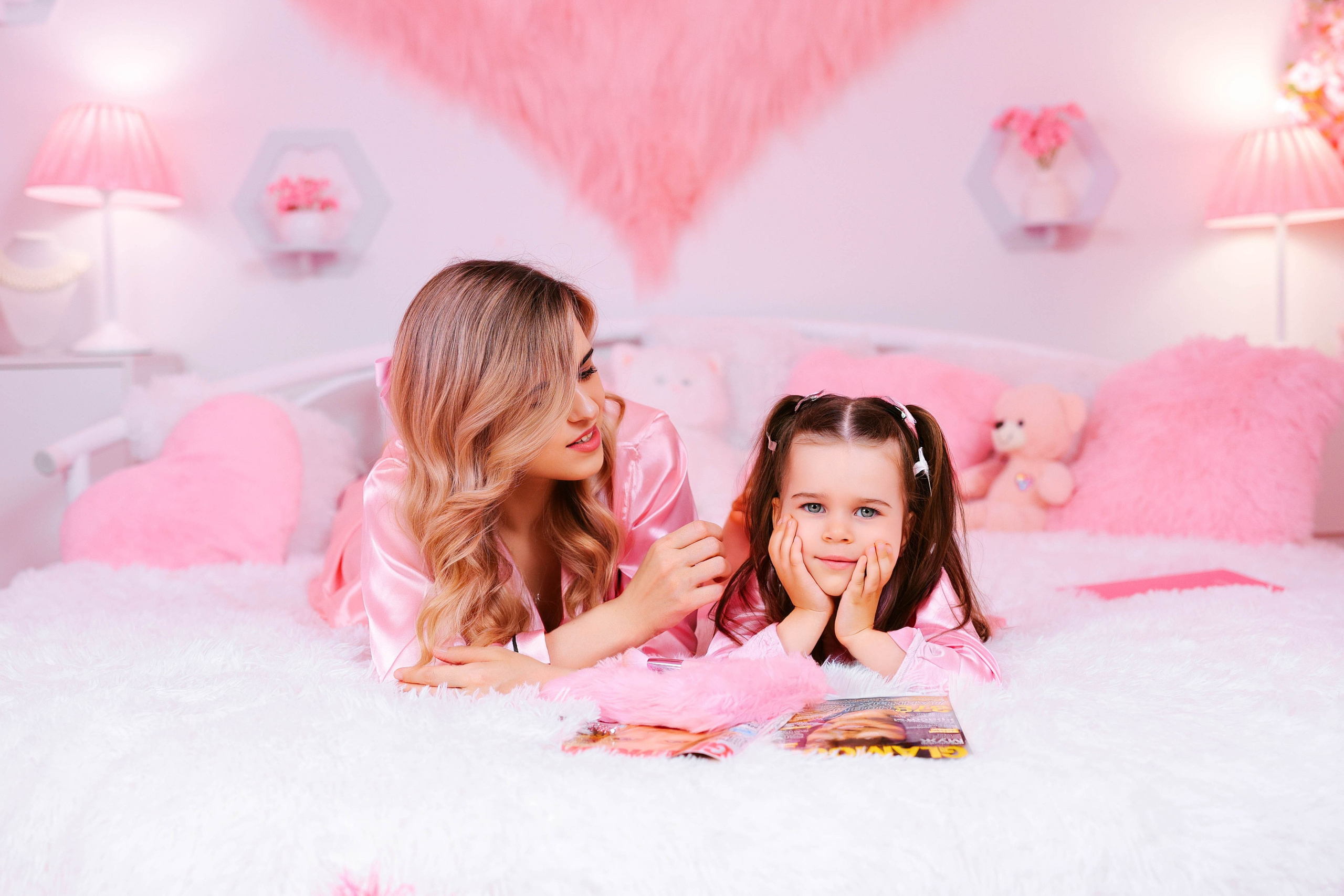 РОЗОВАЯ КОМНАТА