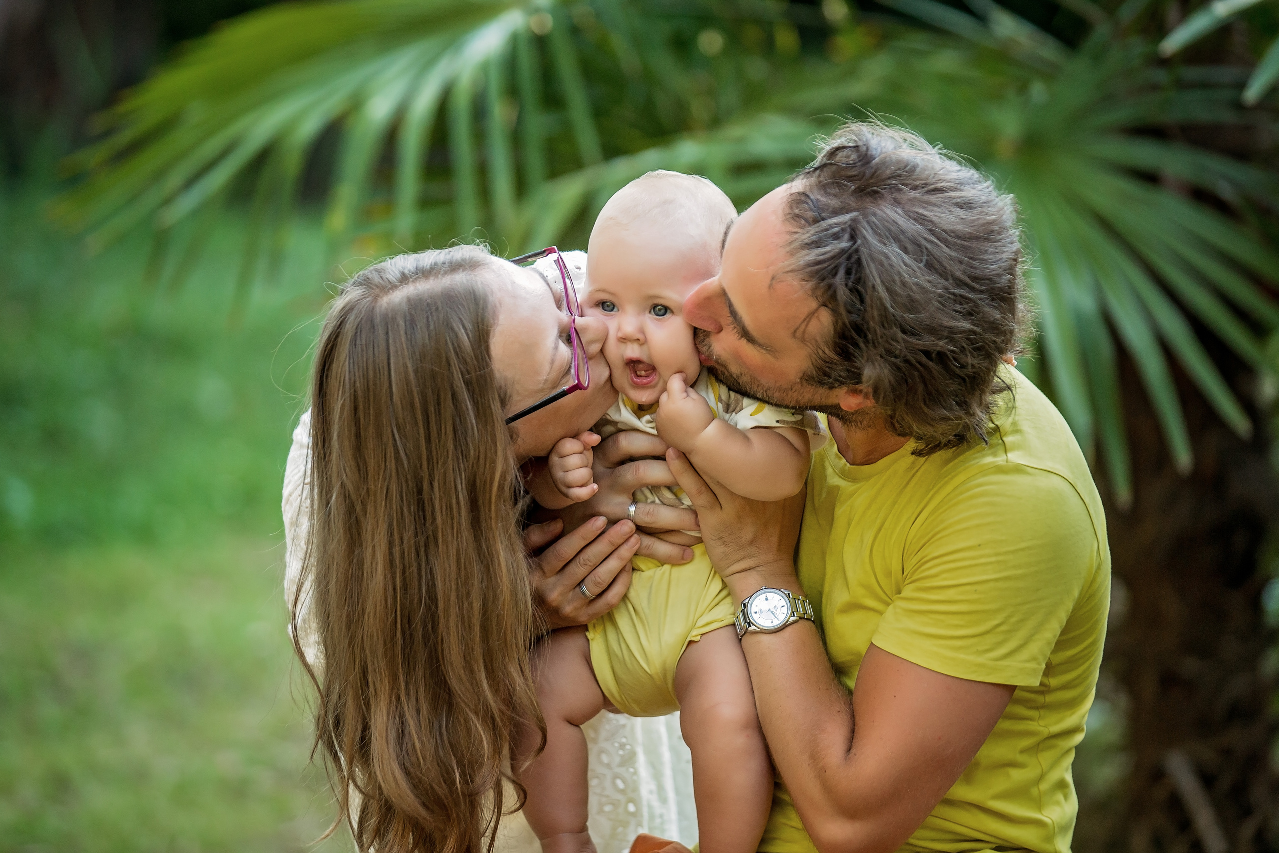 Алло, Галочка? Ты себе не представляешь! Я сейчас улетаю в Гагры. Свадебный и семейный фотограф в Абхазии Эля Цишба