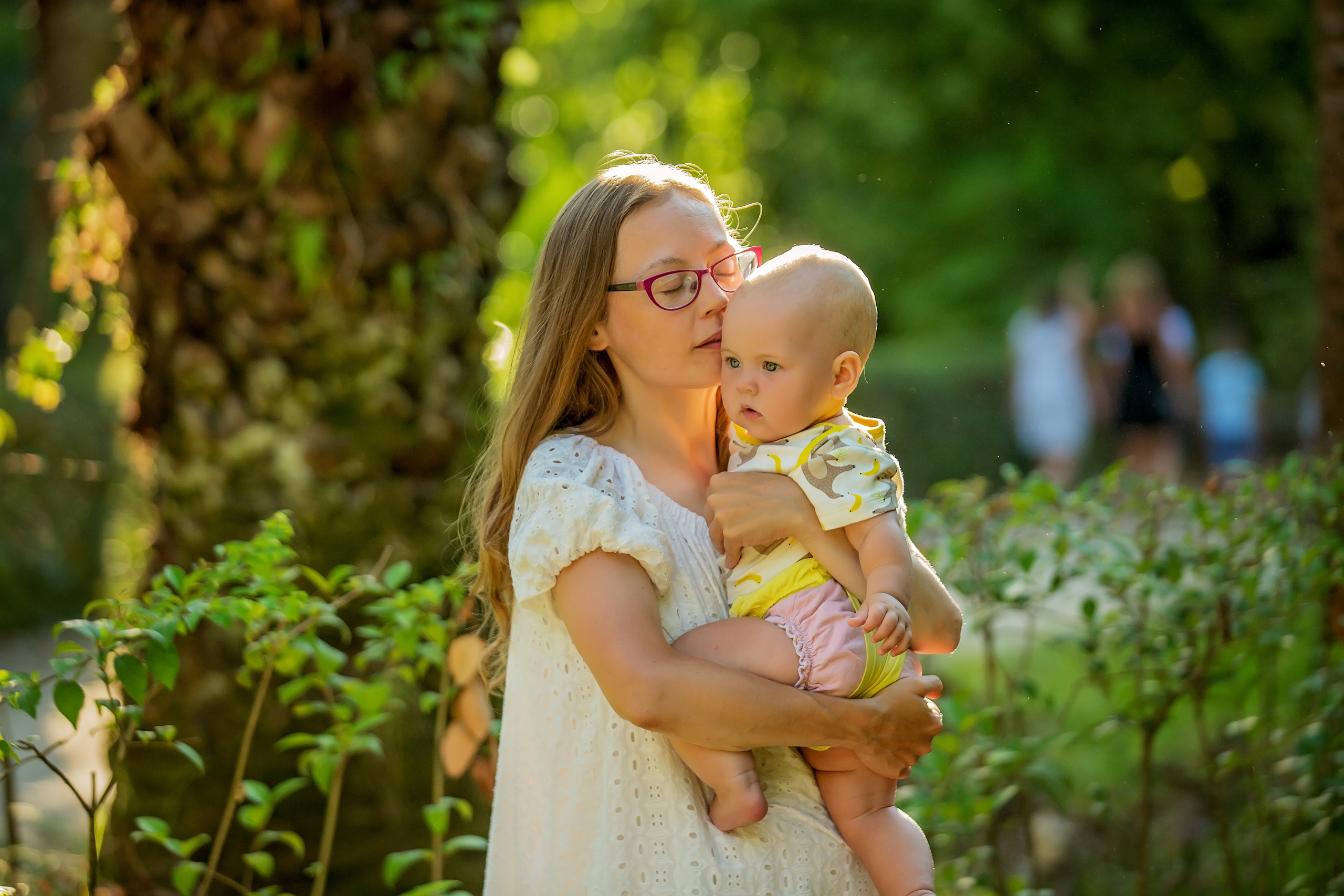 Алло, Галочка? Ты себе не представляешь! Я сейчас улетаю в Гагры. Свадебный и семейный фотограф в Абхазии Эля Цишба