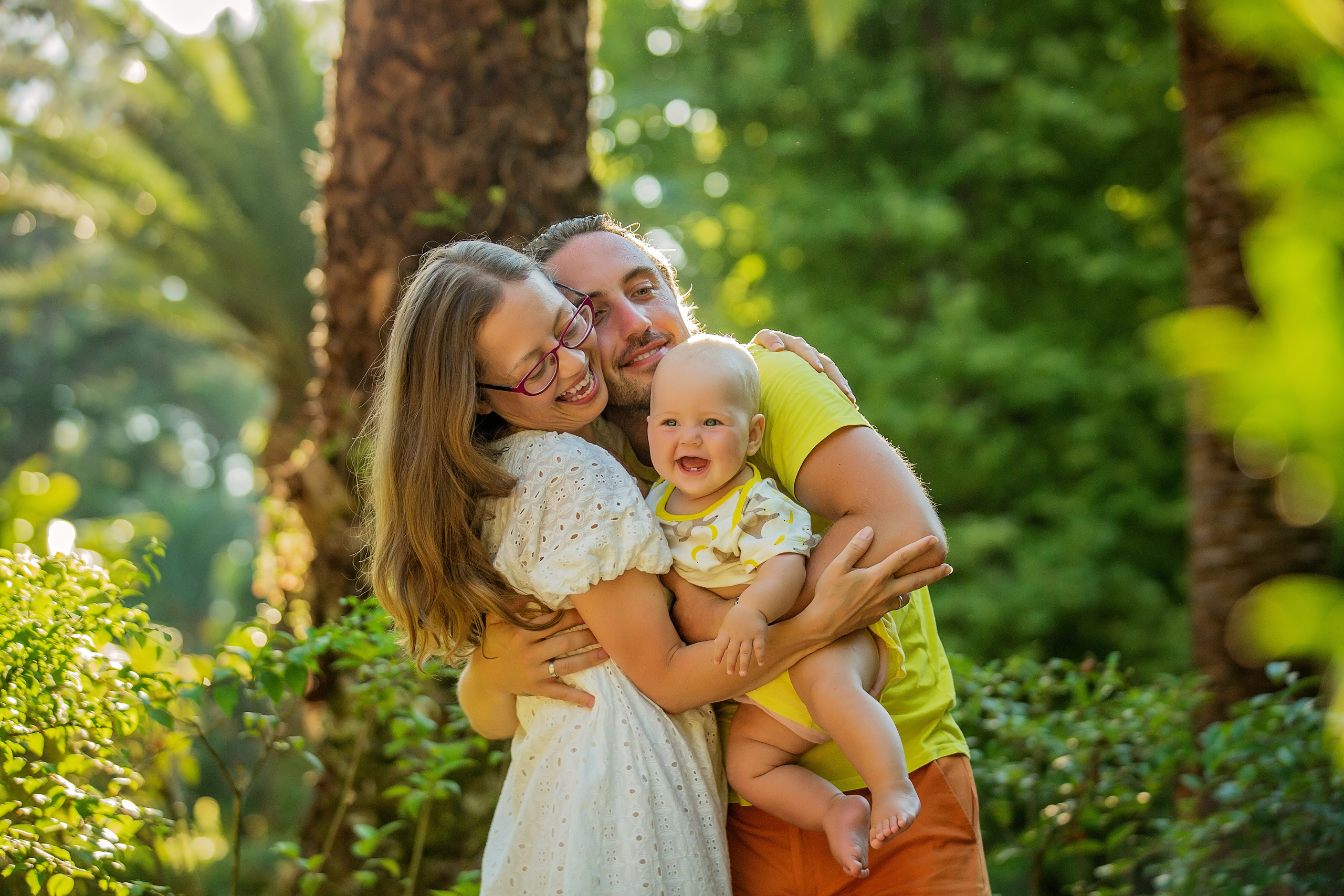 Алло, Галочка? Ты себе не представляешь! Я сейчас улетаю в Гагры. Свадебный и семейный фотограф в Абхазии Эля Цишба