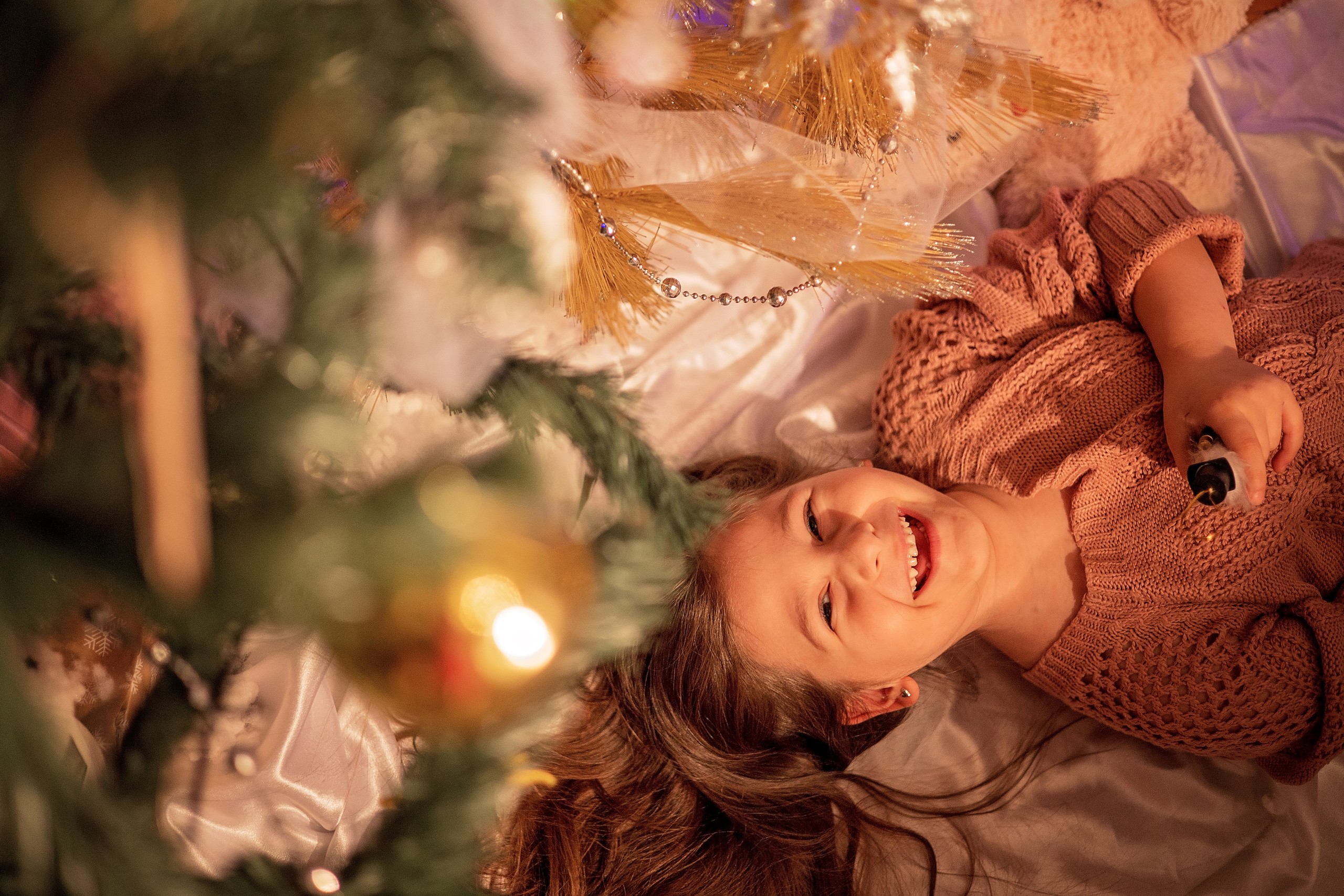 Под елкой. Свадебный и семейный фотограф в Абхазии Эля Цишба