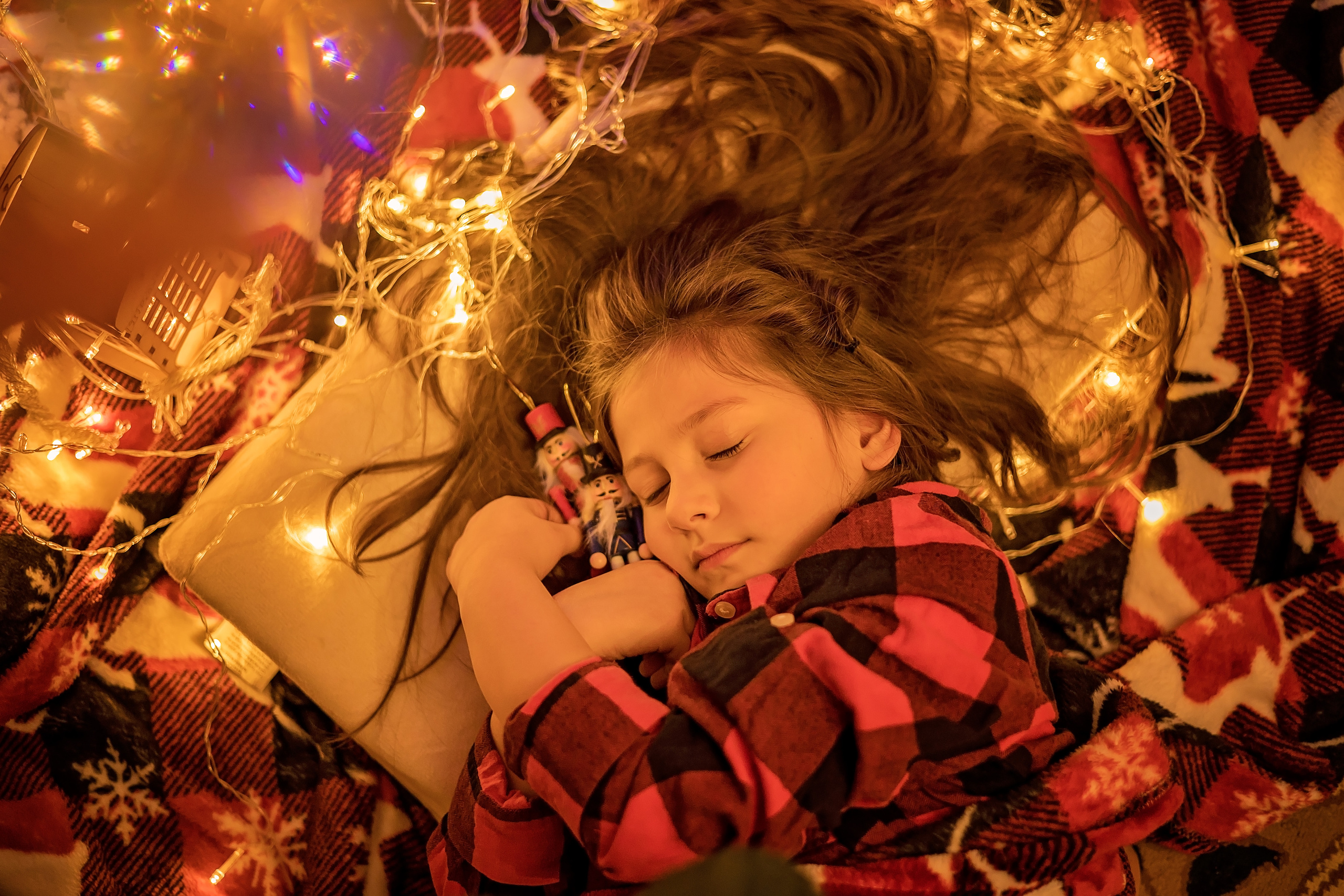 Под елкой. Свадебный и семейный фотограф в Абхазии Эля Цишба