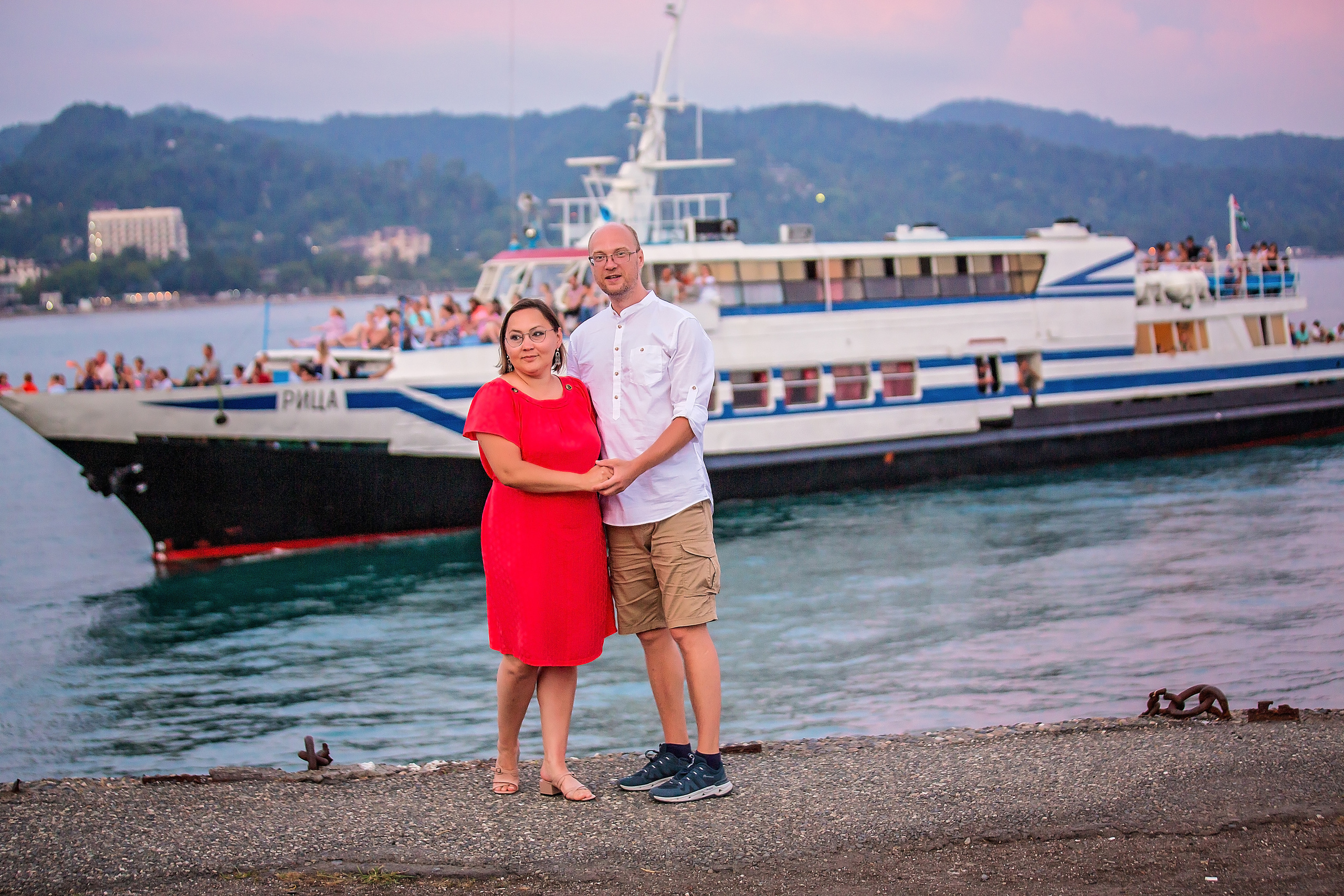 Прогулка по набережной Махаджиров. Свадебный и семейный фотограф в Абхазии Эля Цишба