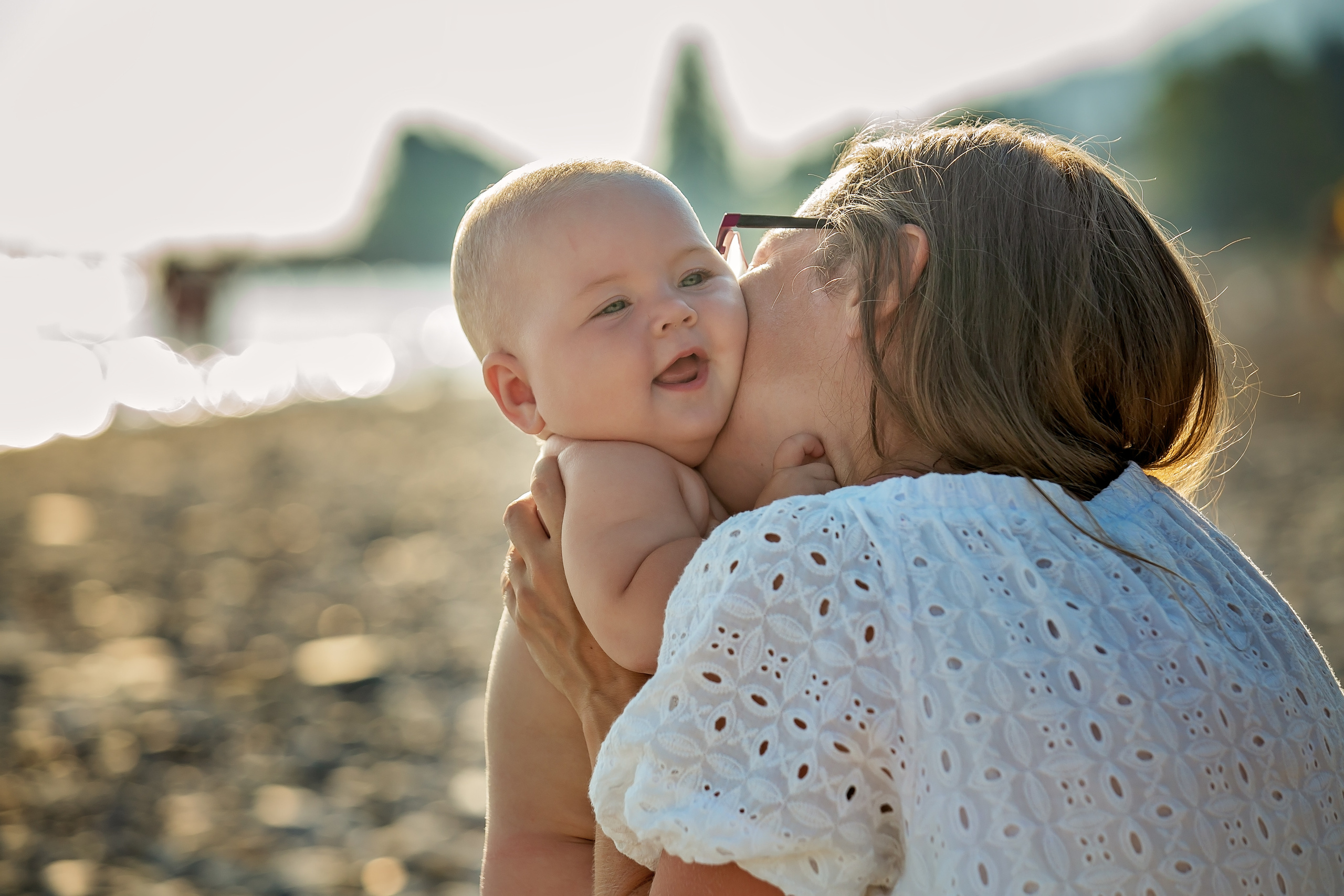 Алло, Галочка? Ты себе не представляешь! Я сейчас улетаю в Гагры. Свадебный и семейный фотограф в Абхазии Эля Цишба