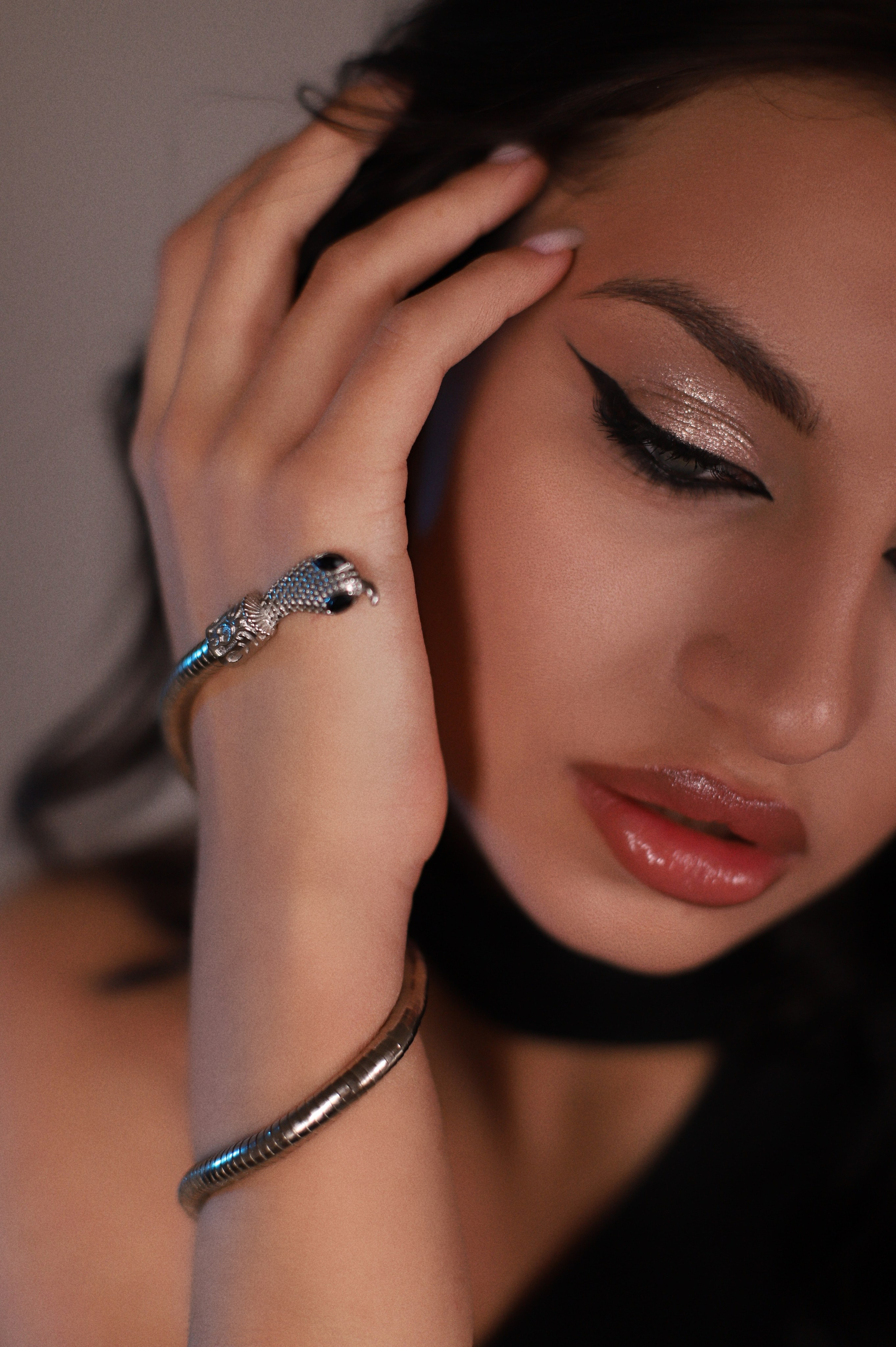 Фотосессии. Студия визажистов, стилистов по прическам, бровистов и мастеров по ресницам