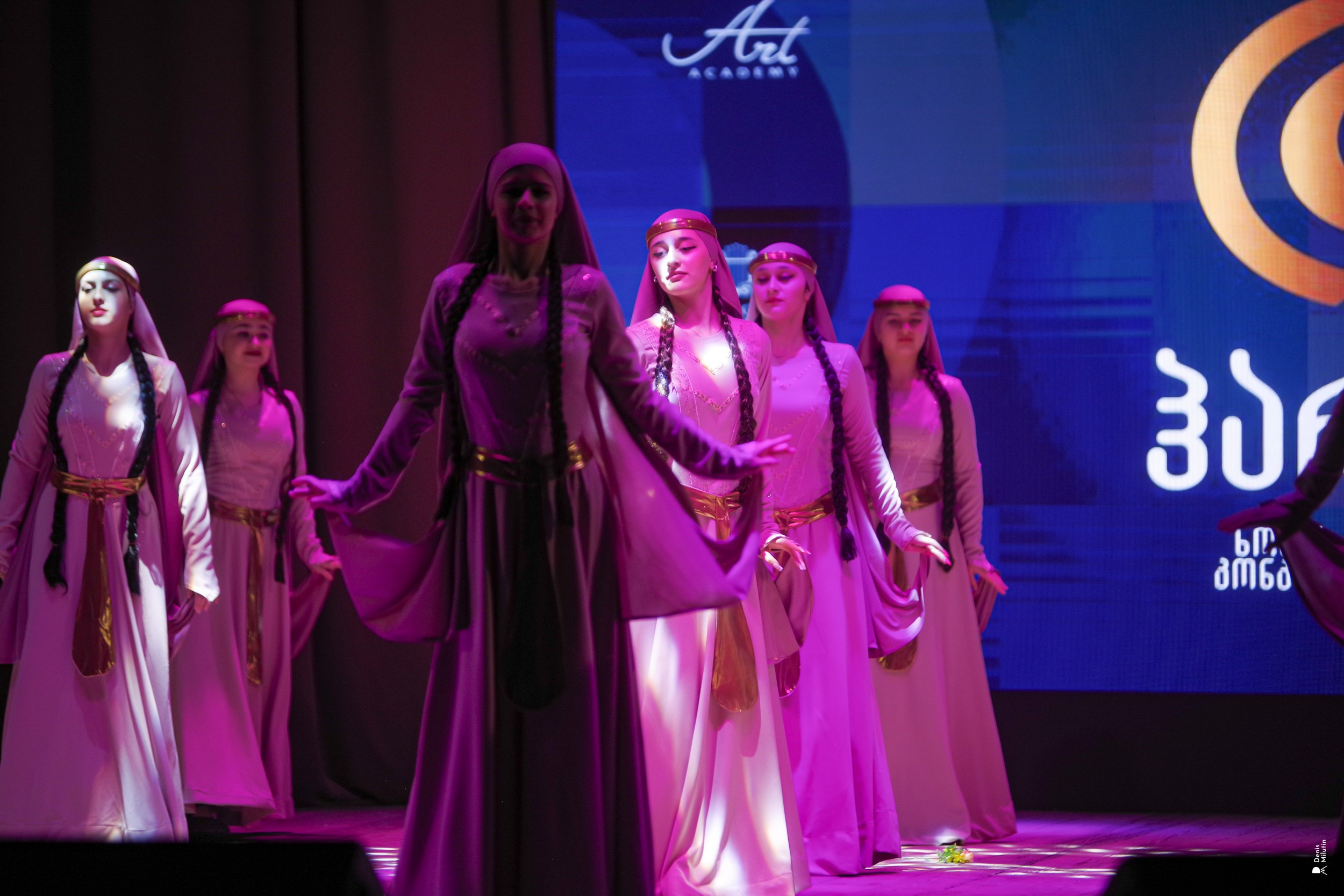 Танцы в Хоби. Портретный фотограф Денис Милютин