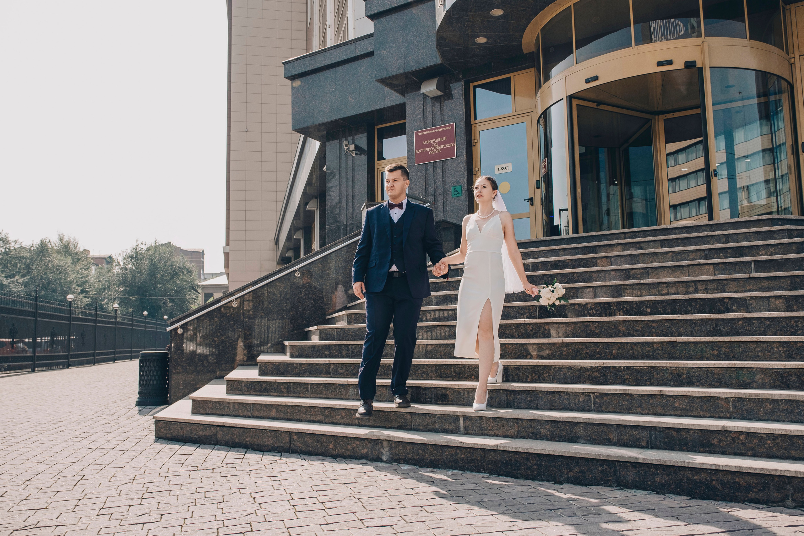 Свадебная прогулка в городе. Фотограф в Иркутске Анна Мирошникова