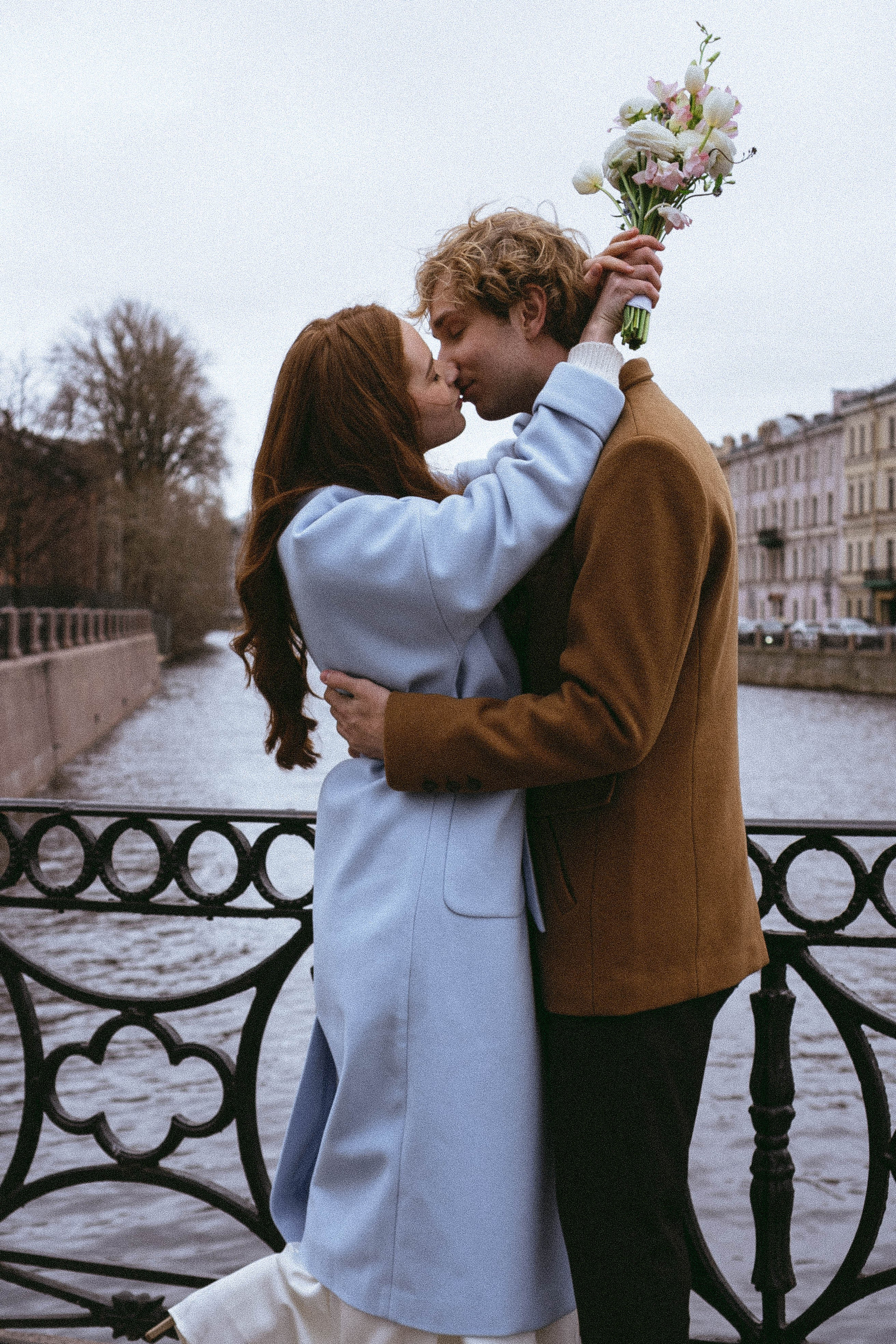 СВАДЕБНАЯ ПРОГУЛКА ПО ПЕТРОГРАДКЕ ВЕСНОЙ (ФОТОСЕССИИЯ ПАРЫ СВАДЕБНАЯ). Профессиональный фотограф, Санкт-Петербург — Виктория Богомолова