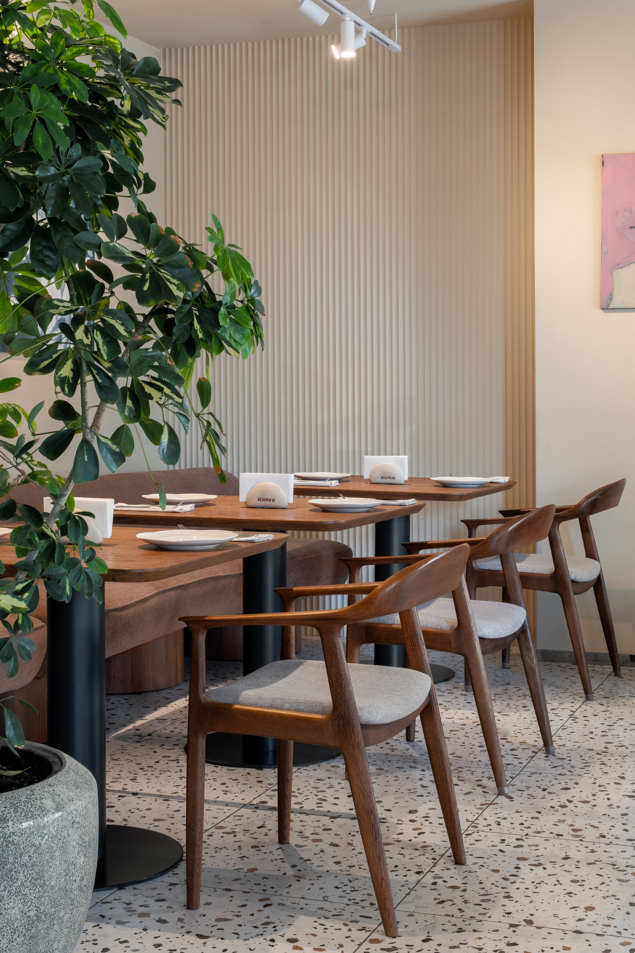 Kimi Bistro. Ekaterina Symidi. Interior Photographer