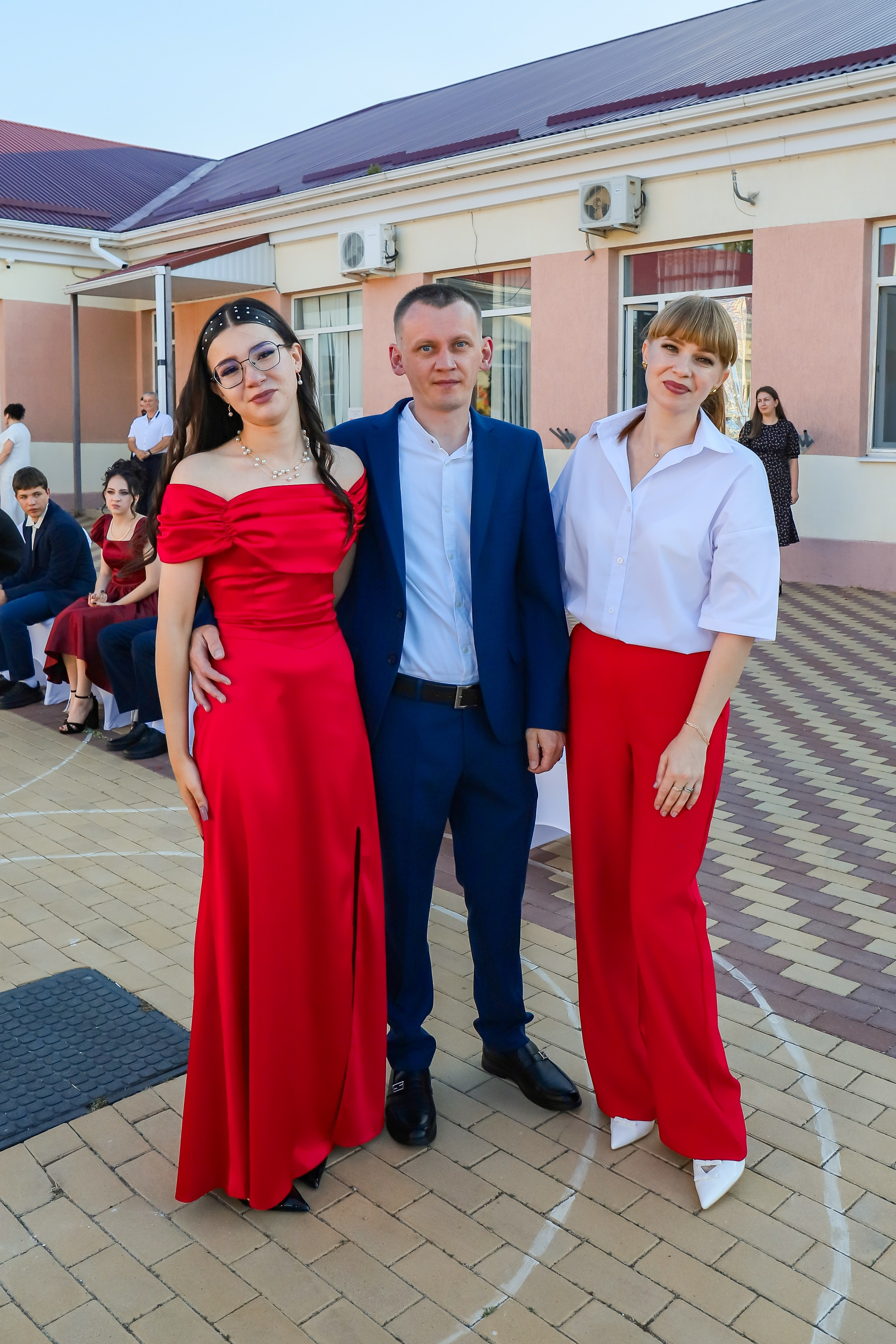 Фотограф и Видеограф на свадьбу в Новопокровской