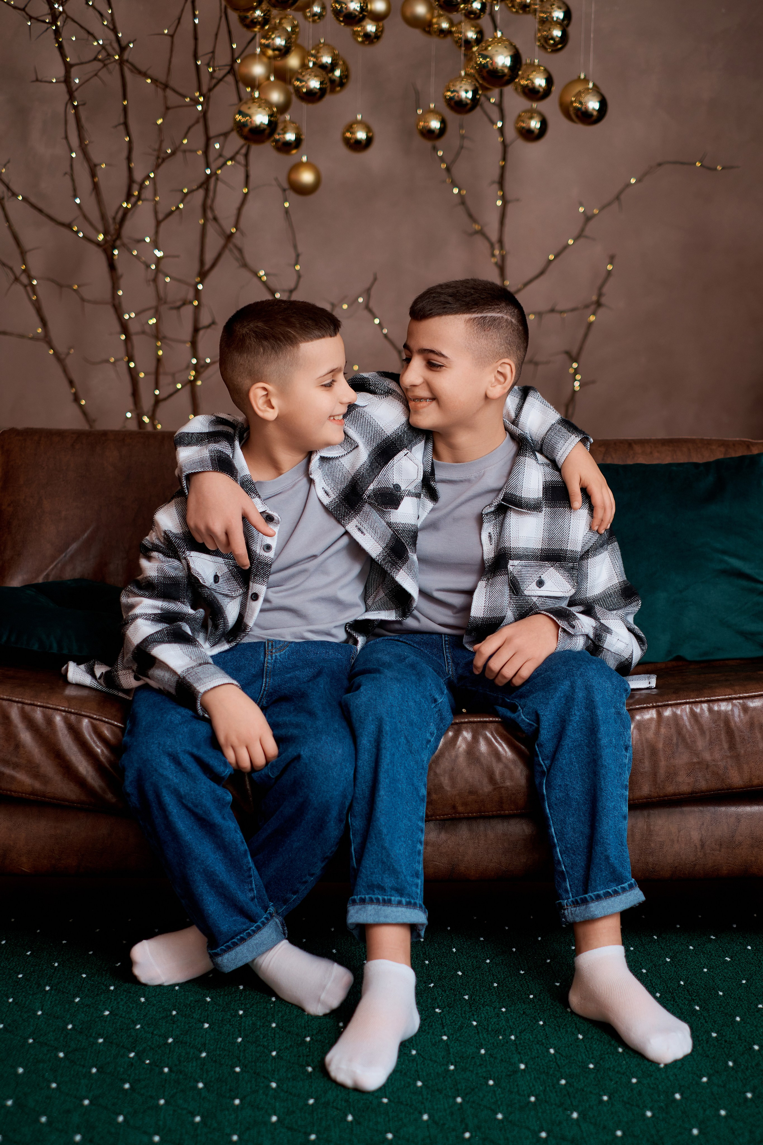 Новогодняя семейная фотосессия в студии Сова. Фотограф Таганрог Анна Трайжон