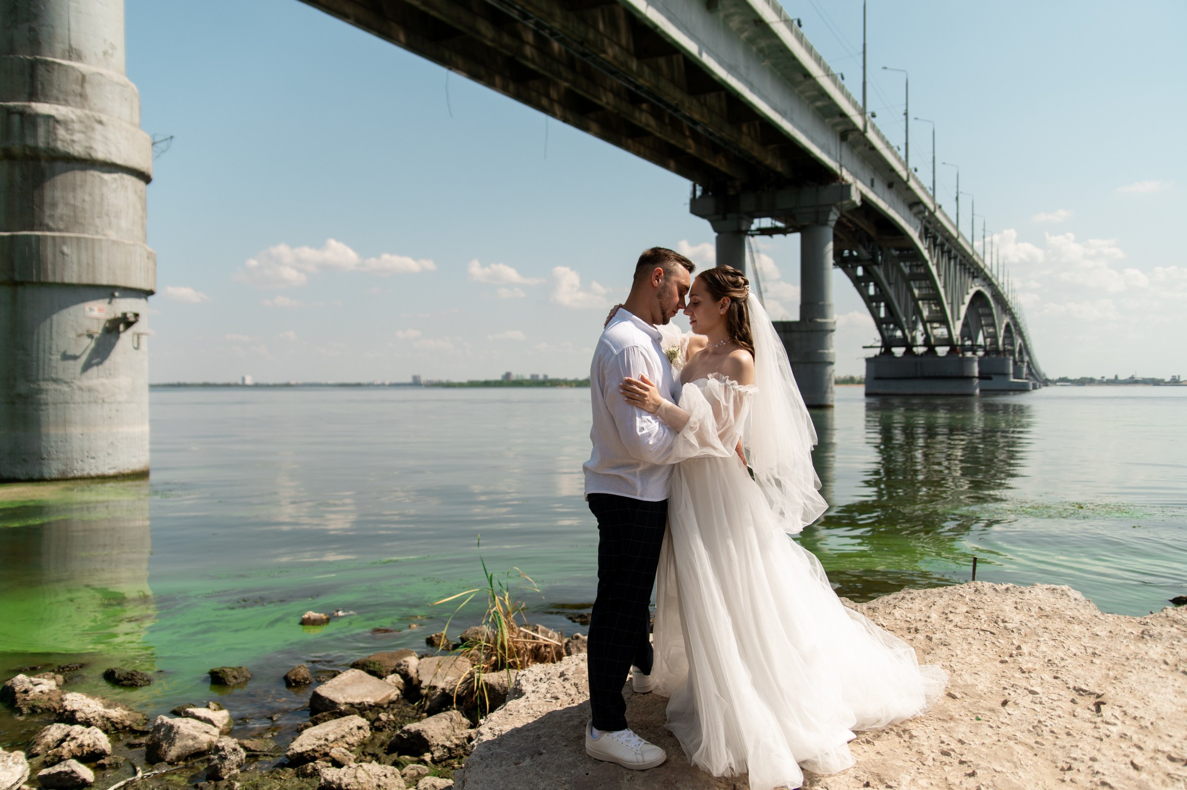 Меня зовут Александр Литвинчук и я свадебный фотограф в Саратове