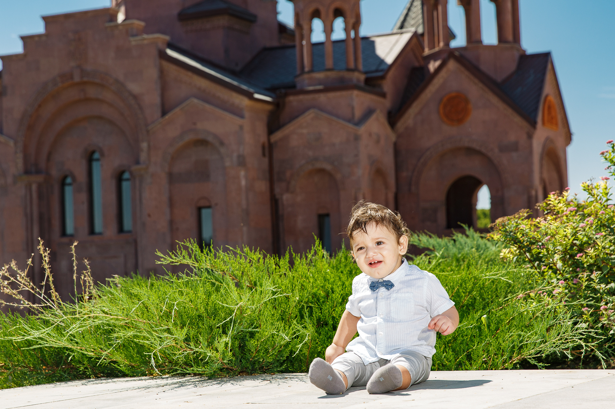 Крещение в Армянской Церкви. Профессиональная фотосъёмка интерьеров, предметная фотосессия еды для меню г. Анапа