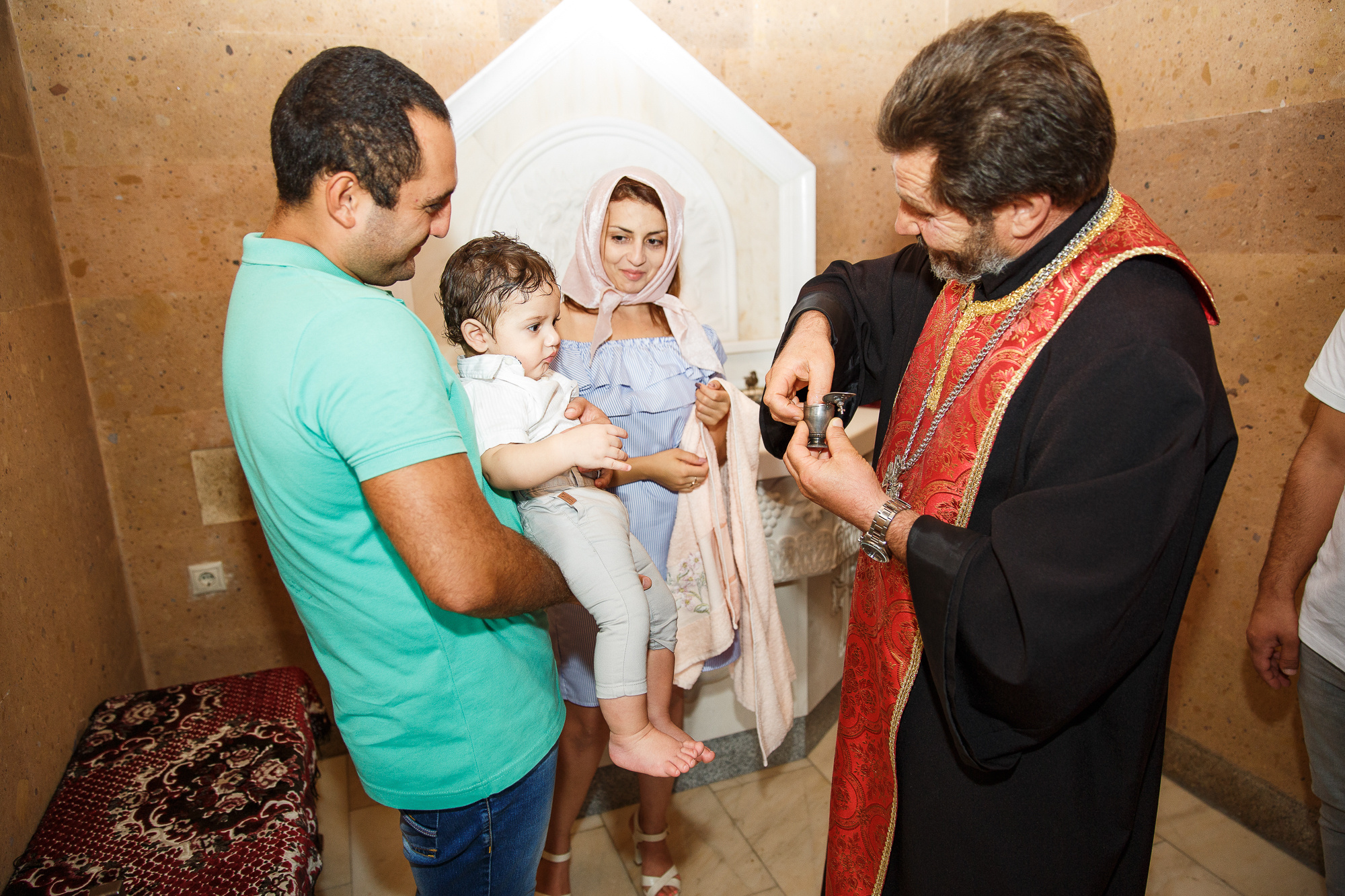 Крещение в Армянской Церкви. Профессиональная фотосъёмка интерьеров, предметная фотосессия еды для меню г. Анапа