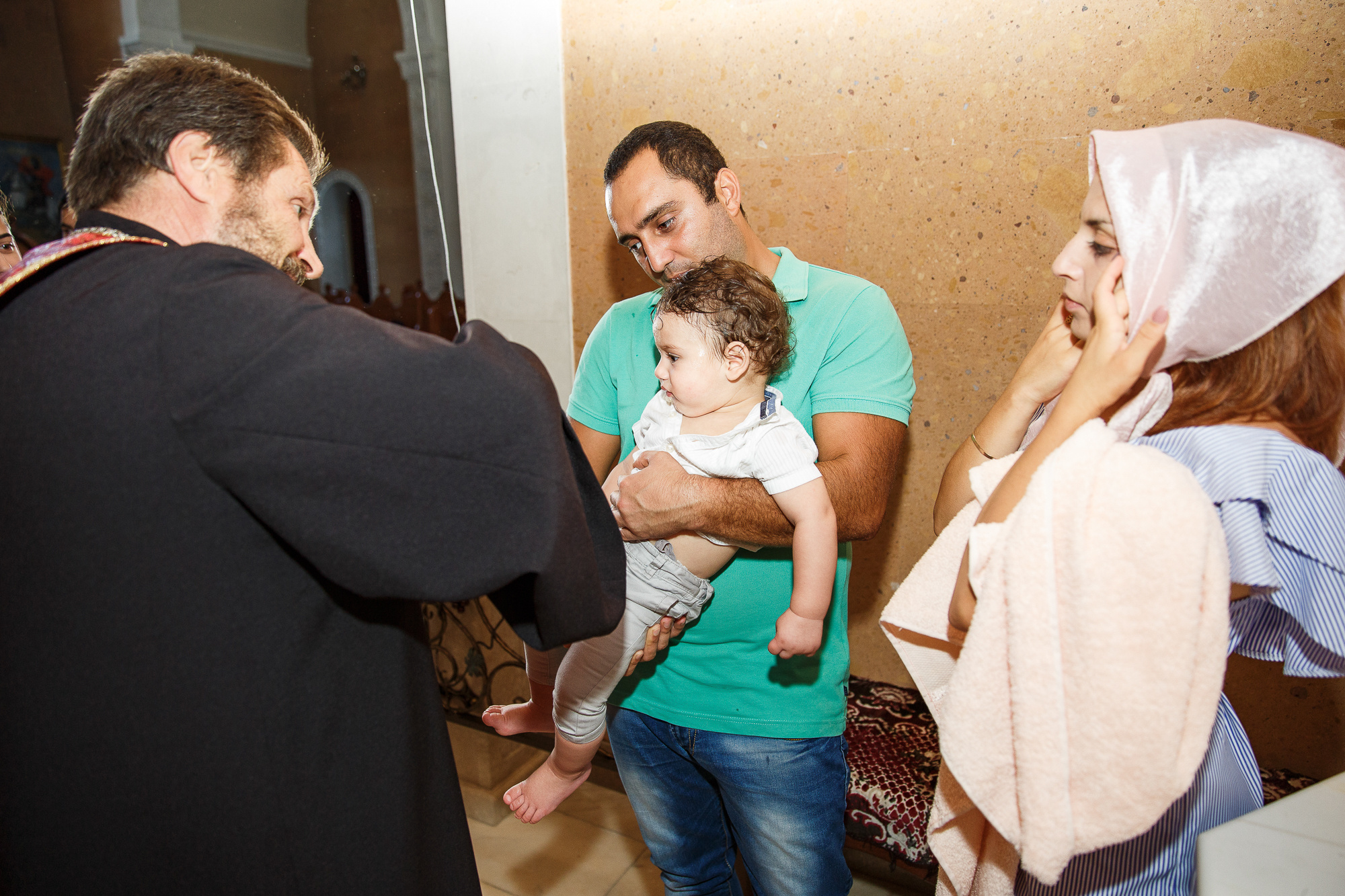 Крещение в Армянской Церкви. Профессиональная фотосъёмка интерьеров, предметная фотосессия еды для меню г. Анапа